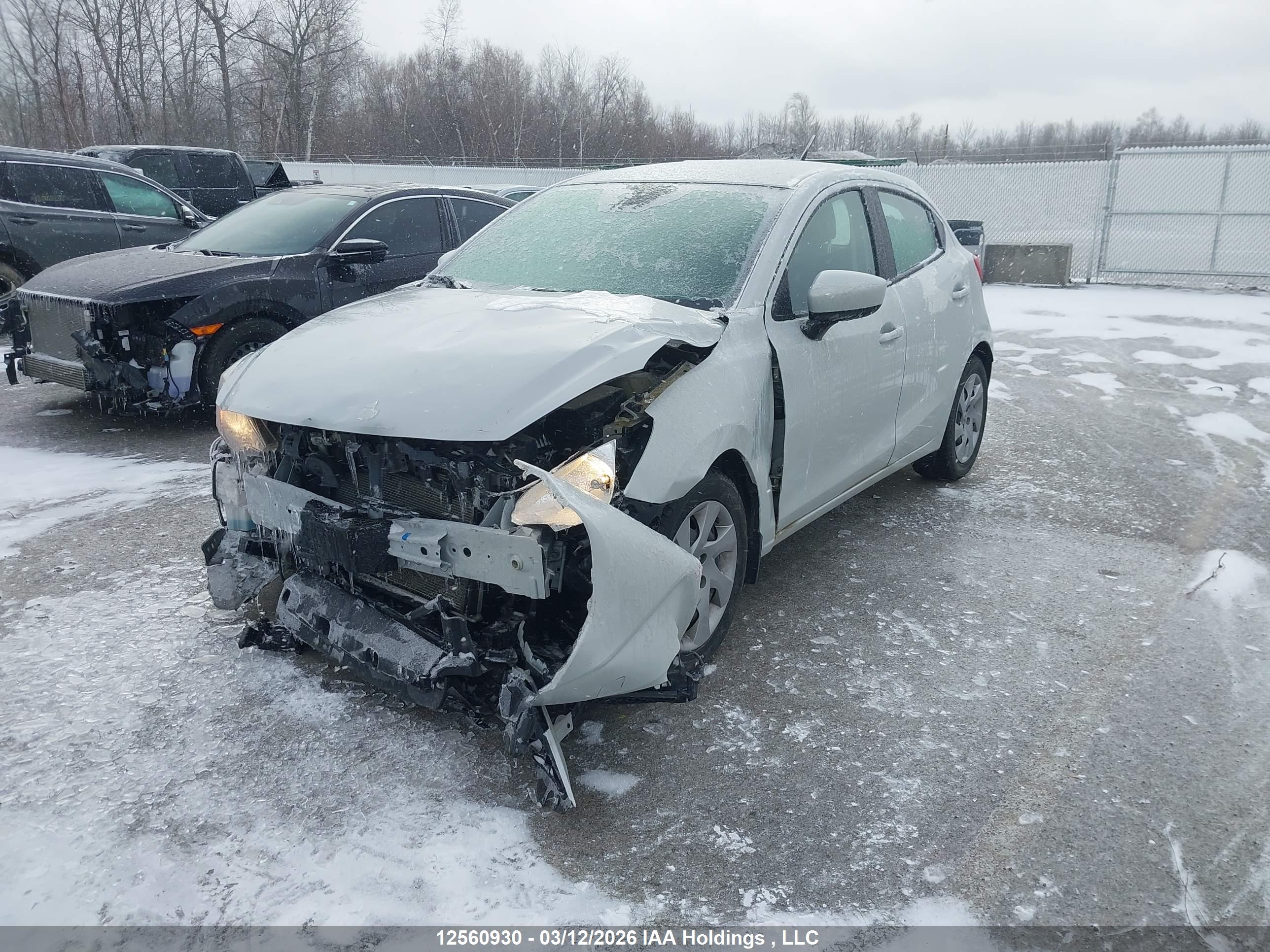 TOYOTA YARIS image 2