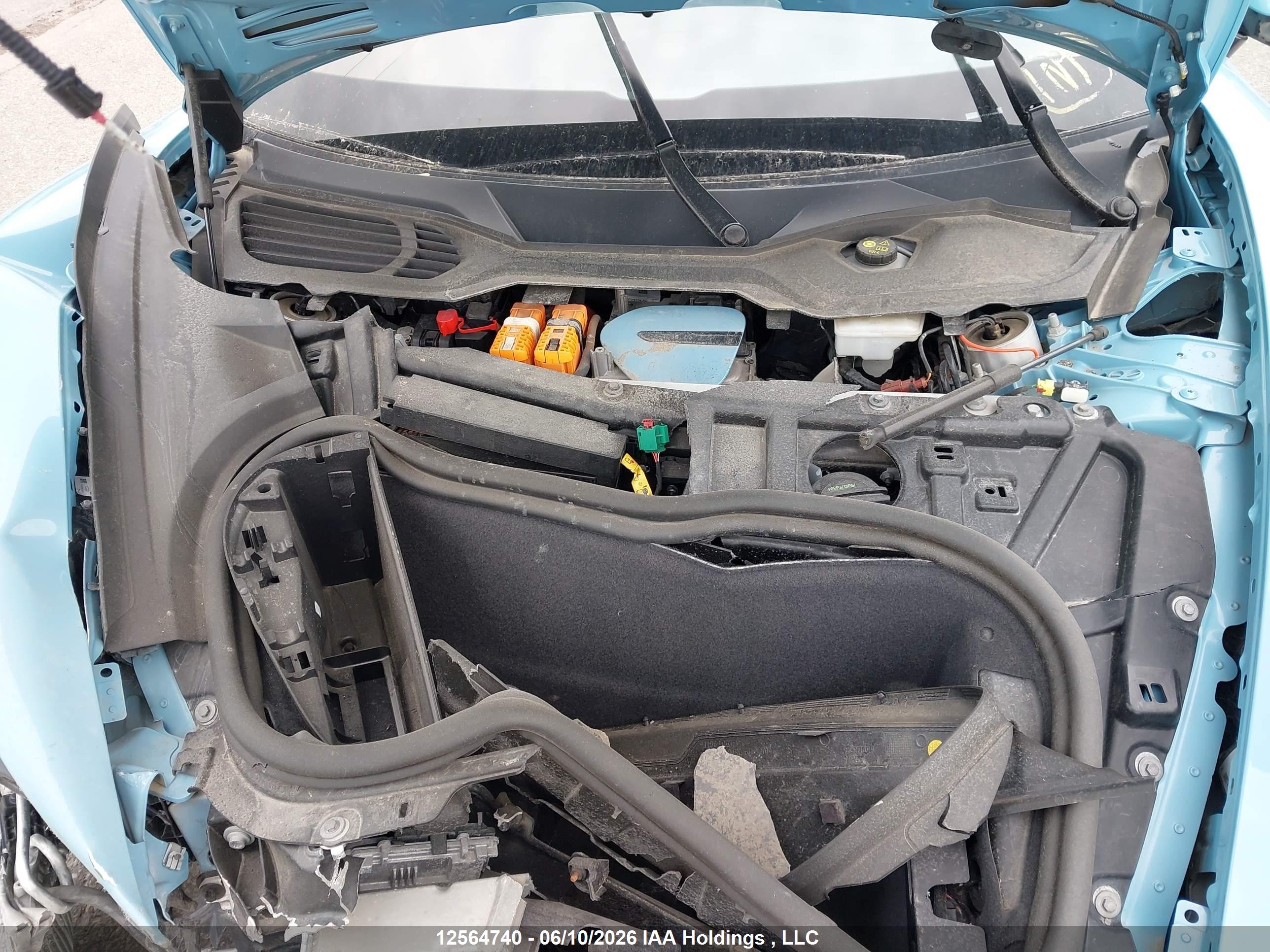 PORSCHE TAYCAN image 10