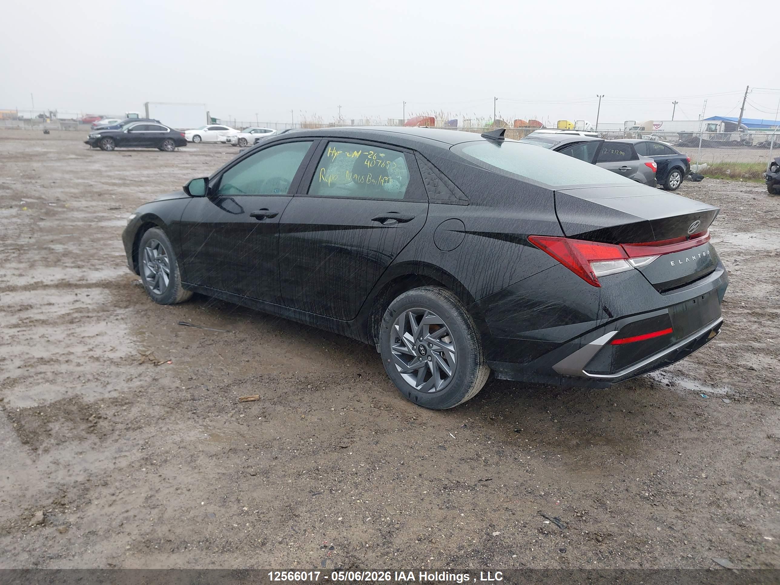 HYUNDAI ELANTRA image 3