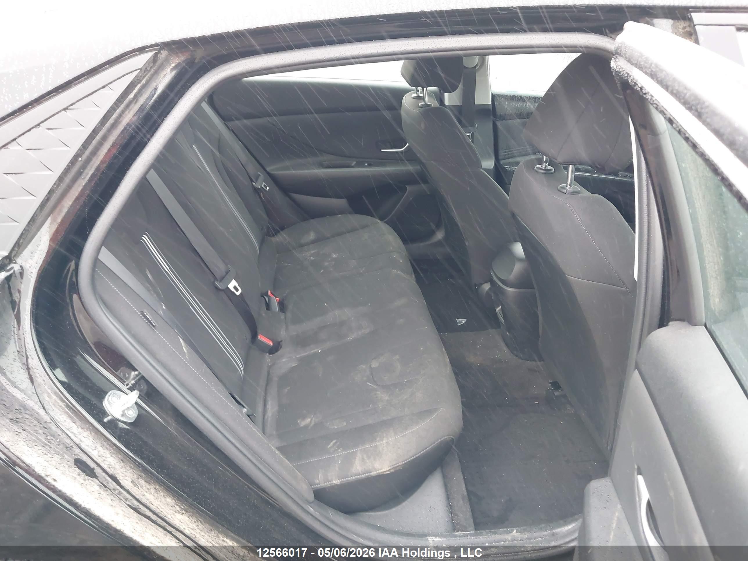 HYUNDAI ELANTRA image 8