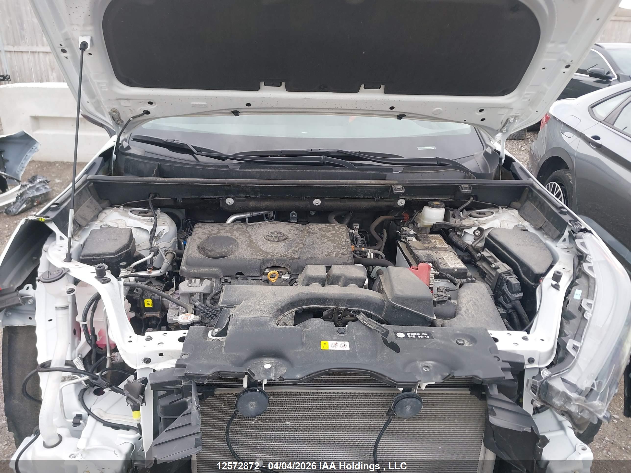 TOYOTA RAV4 image 10