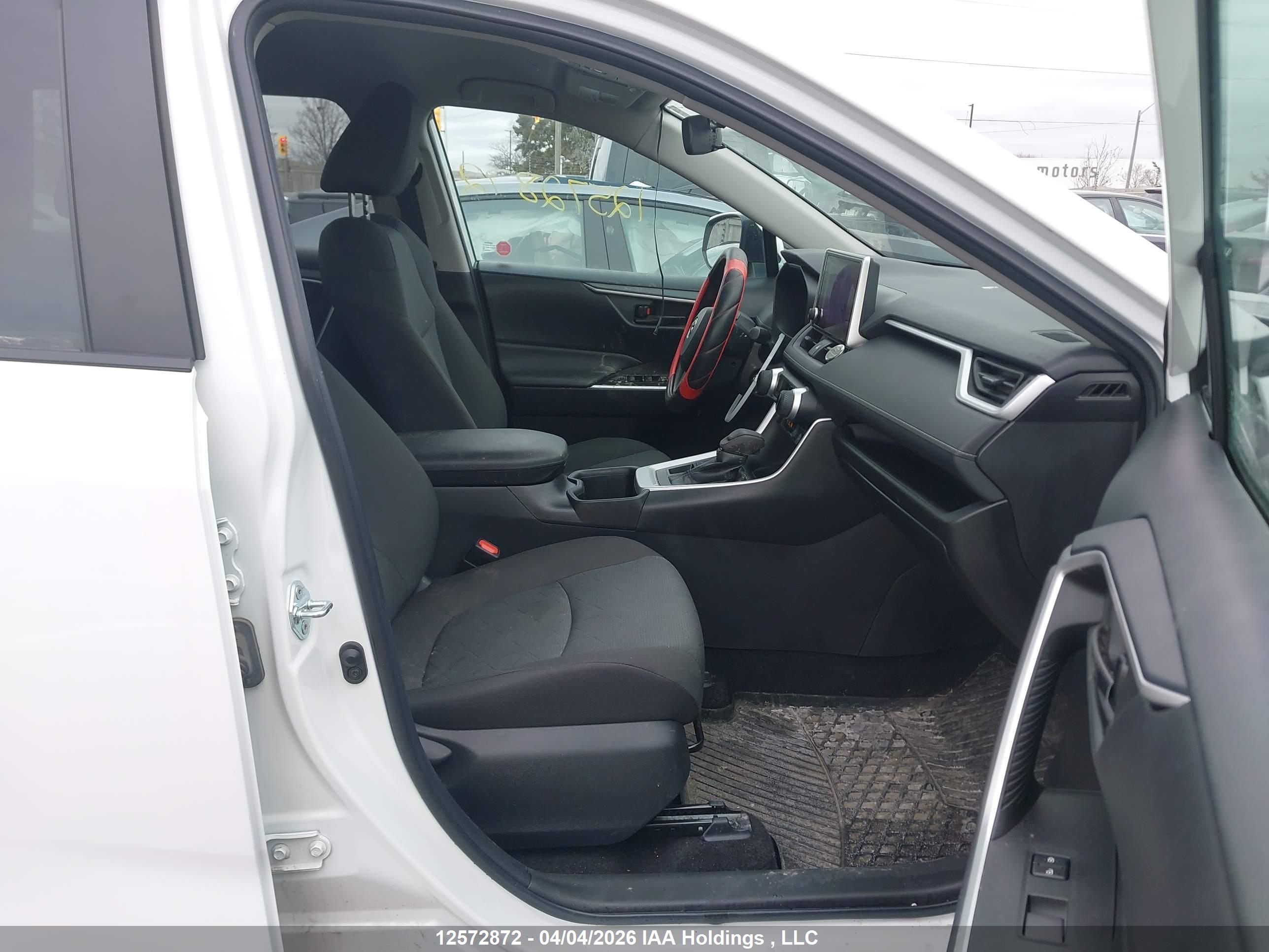 TOYOTA RAV4 image 5