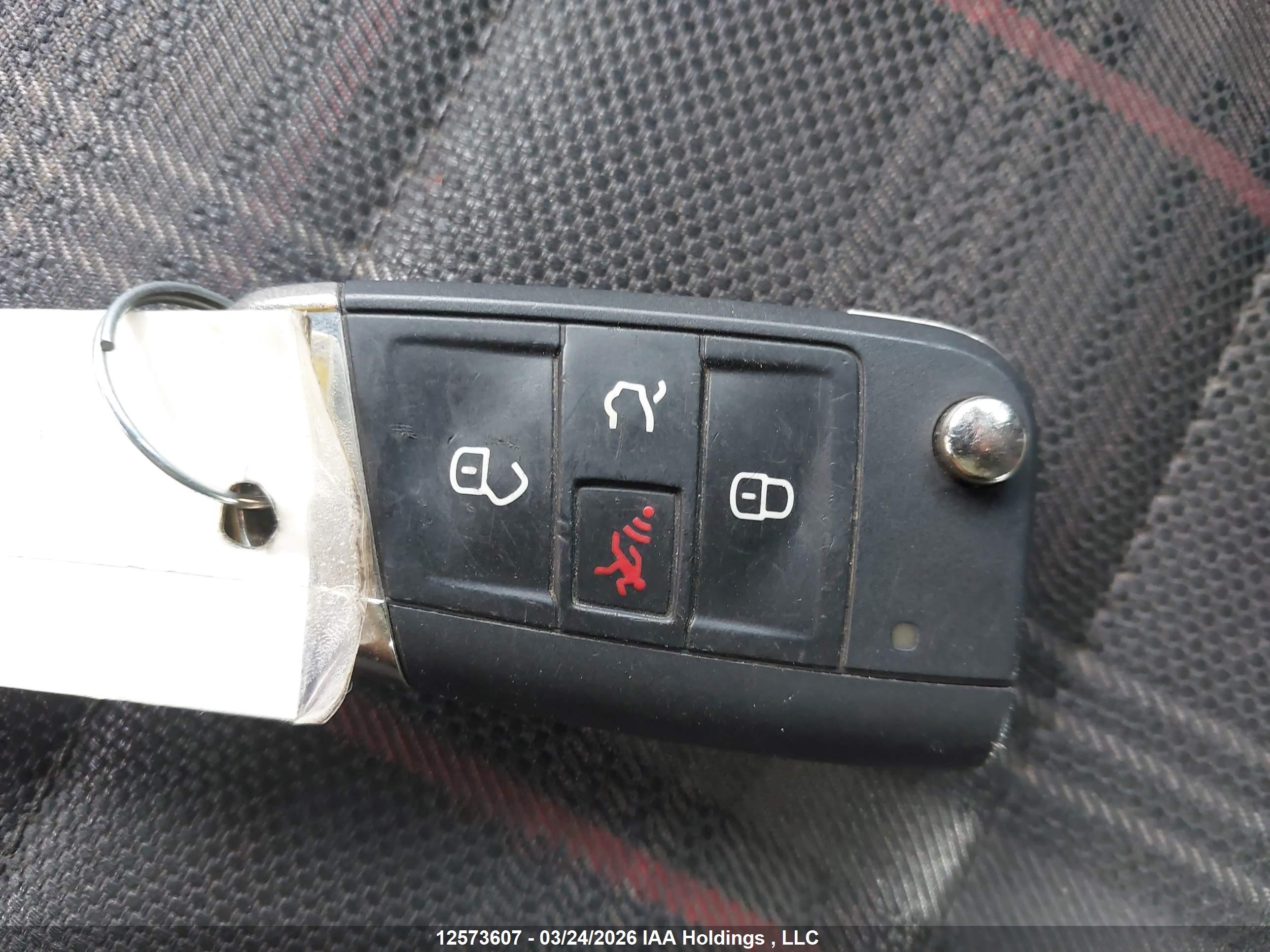 VOLKSWAGEN GTI image 11