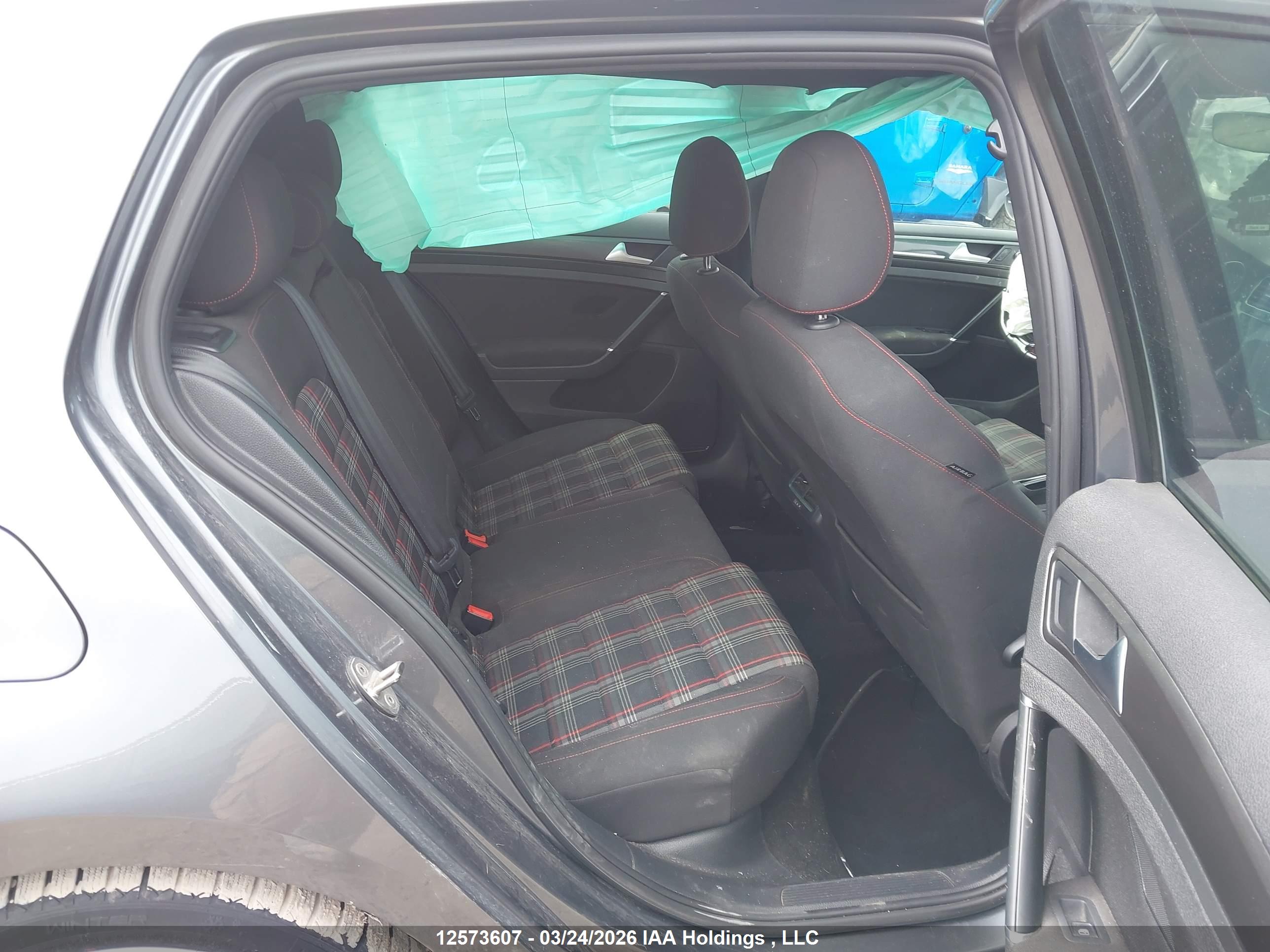 VOLKSWAGEN GTI image 8