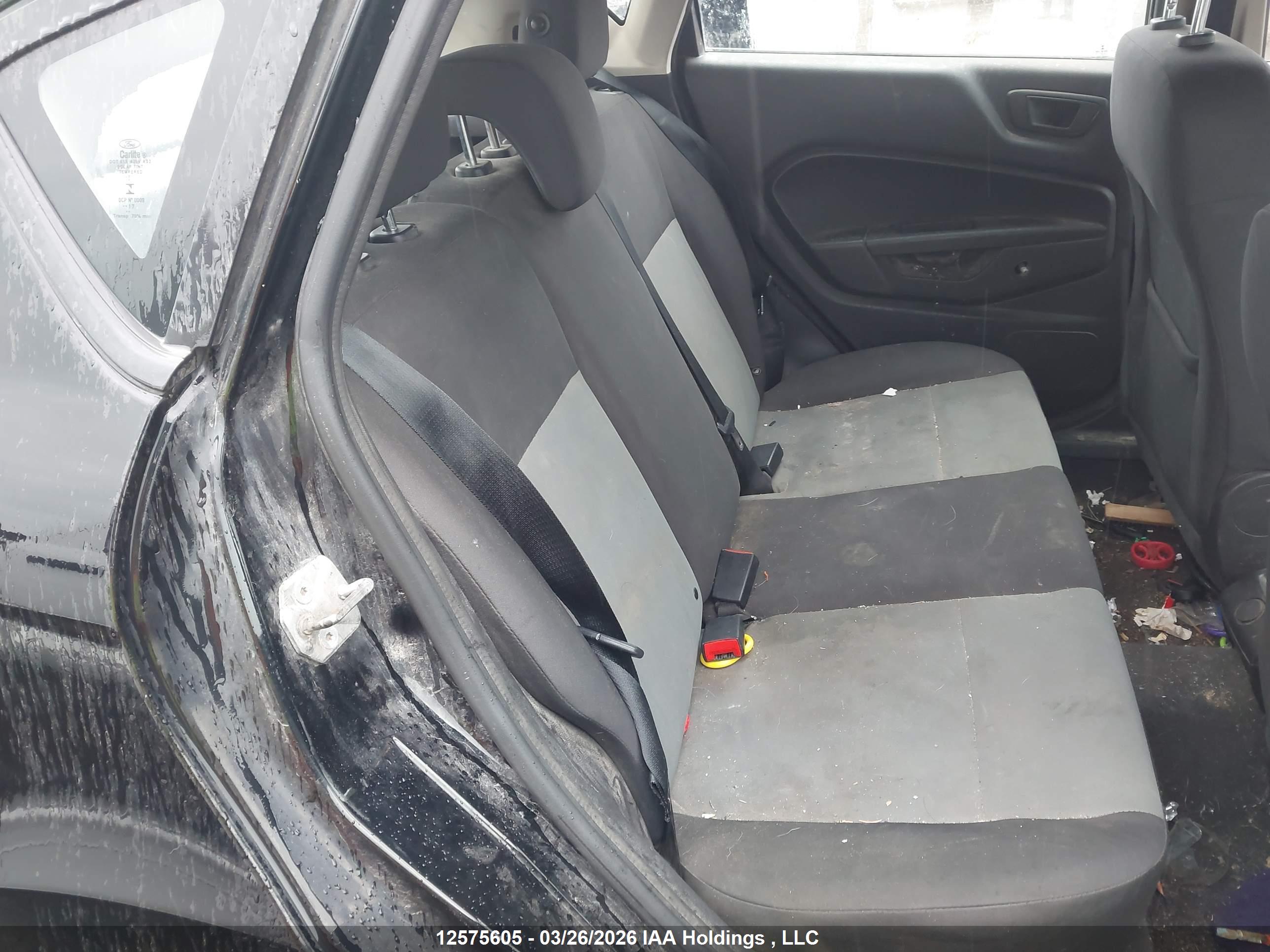 FORD FIESTA image 8