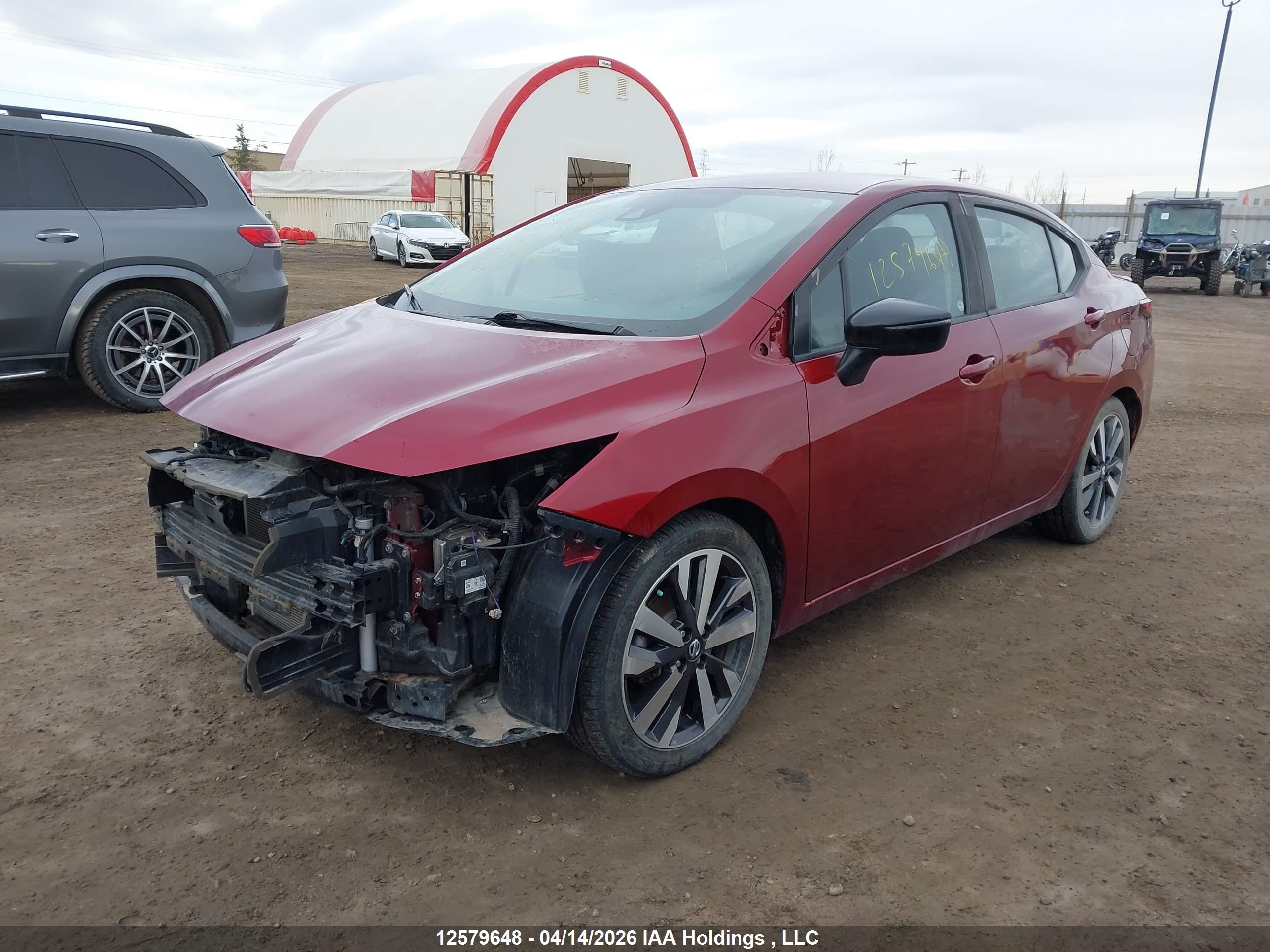 NISSAN VERSA image 2