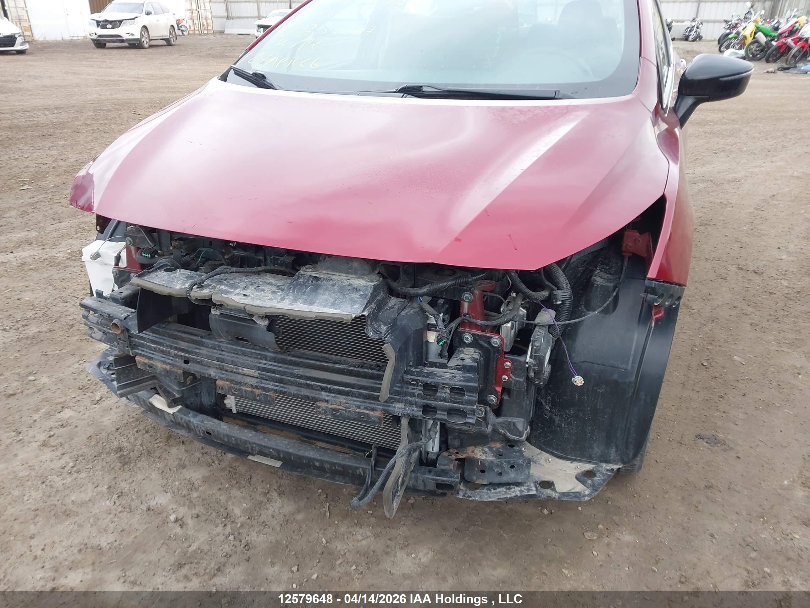 NISSAN VERSA image 6