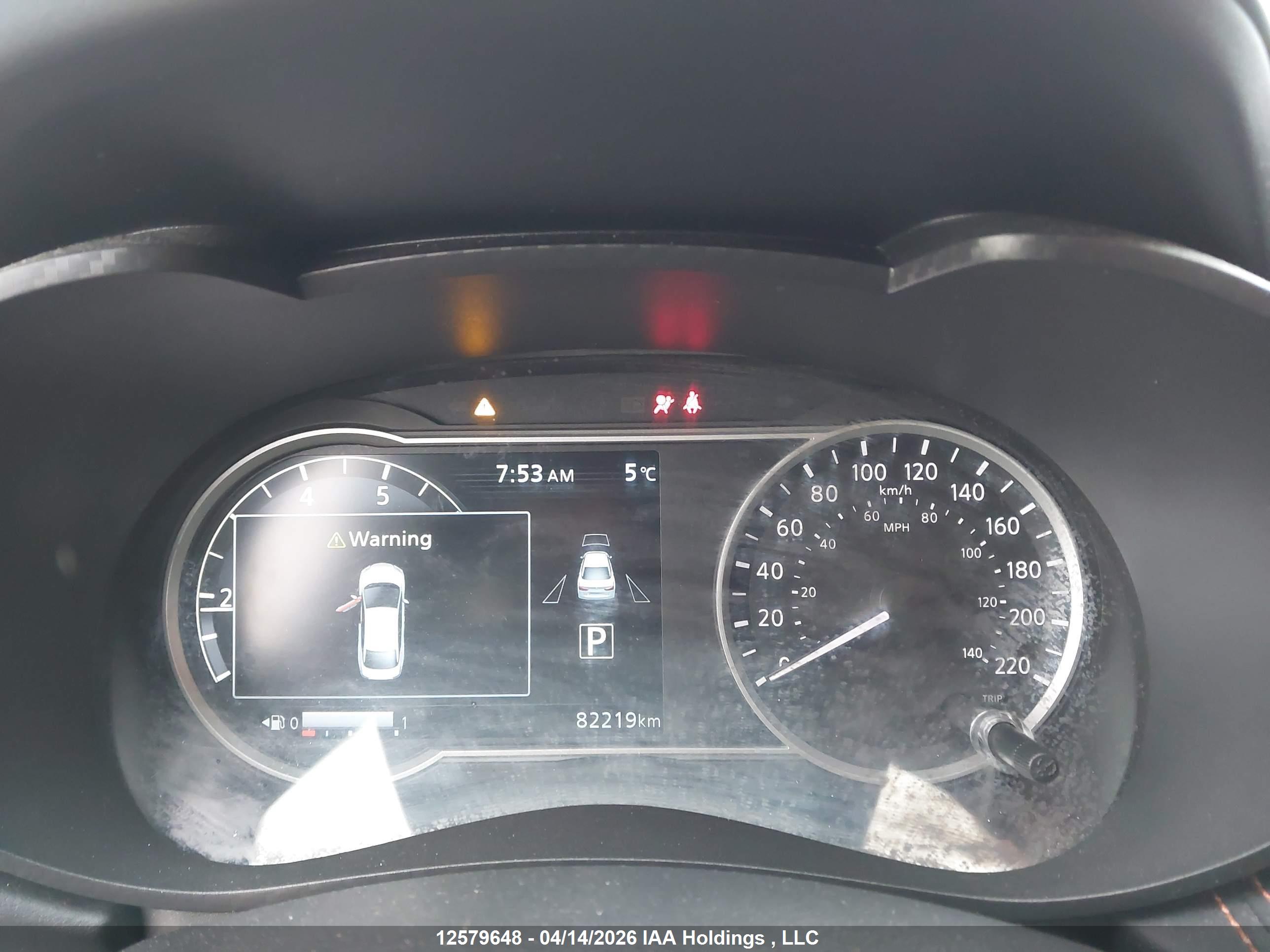 NISSAN VERSA image 7