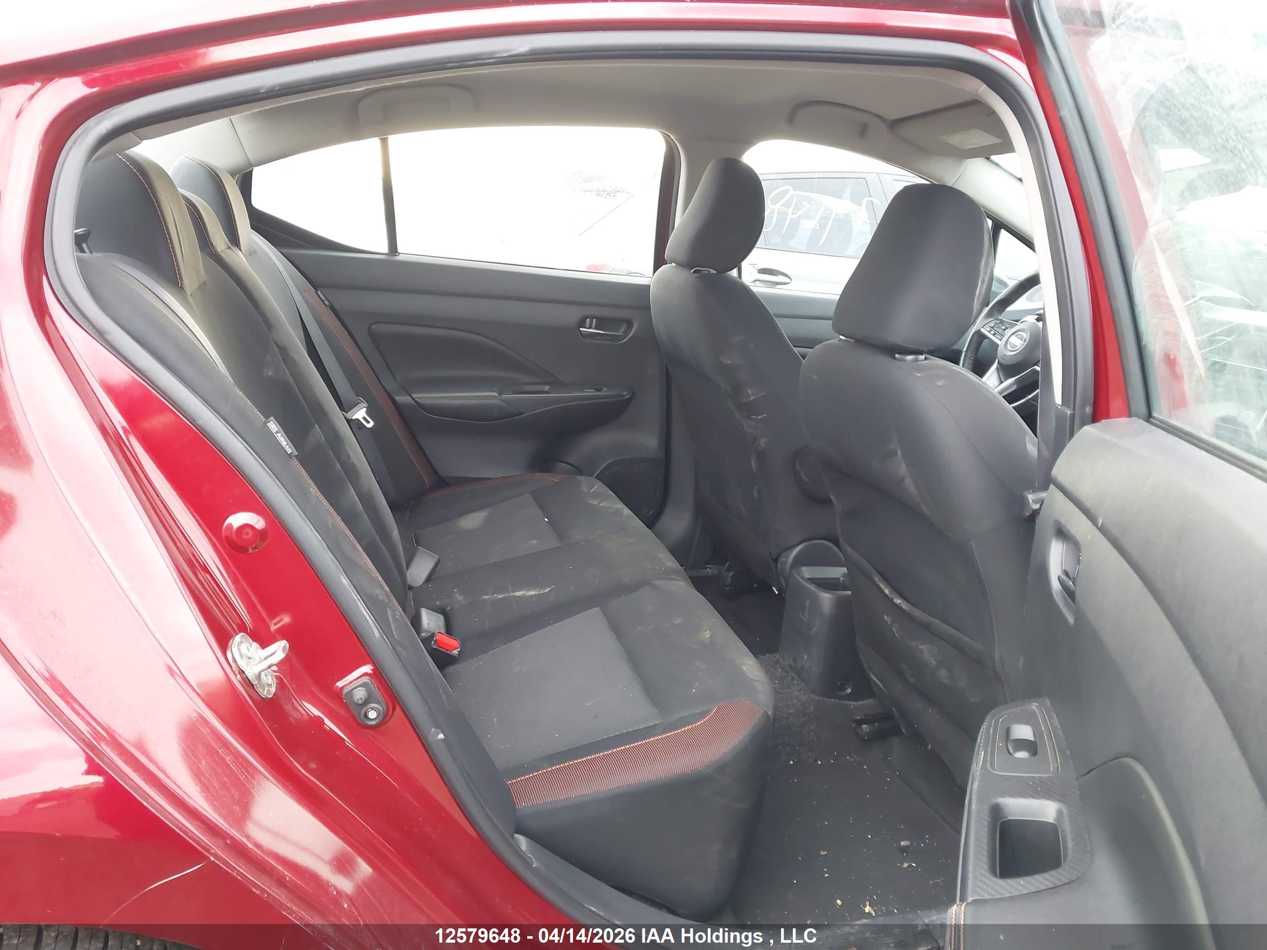 NISSAN VERSA image 8