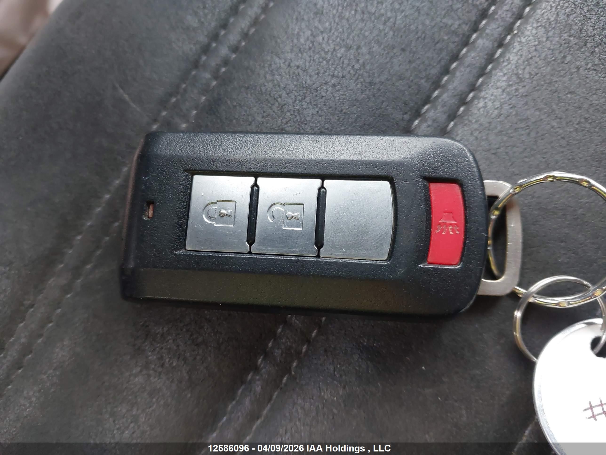 MITSUBISHI OUTLANDER image 11