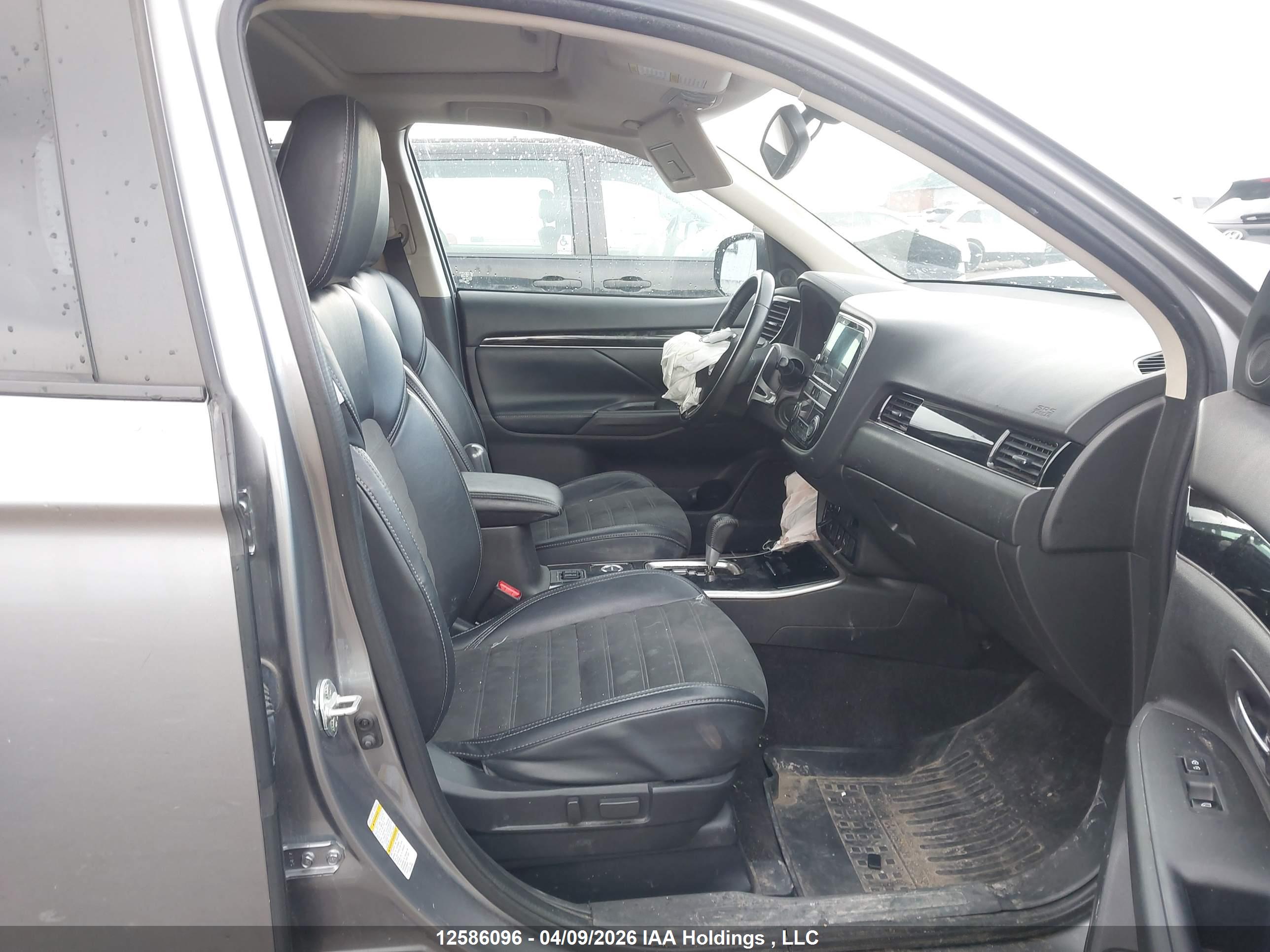 MITSUBISHI OUTLANDER image 5