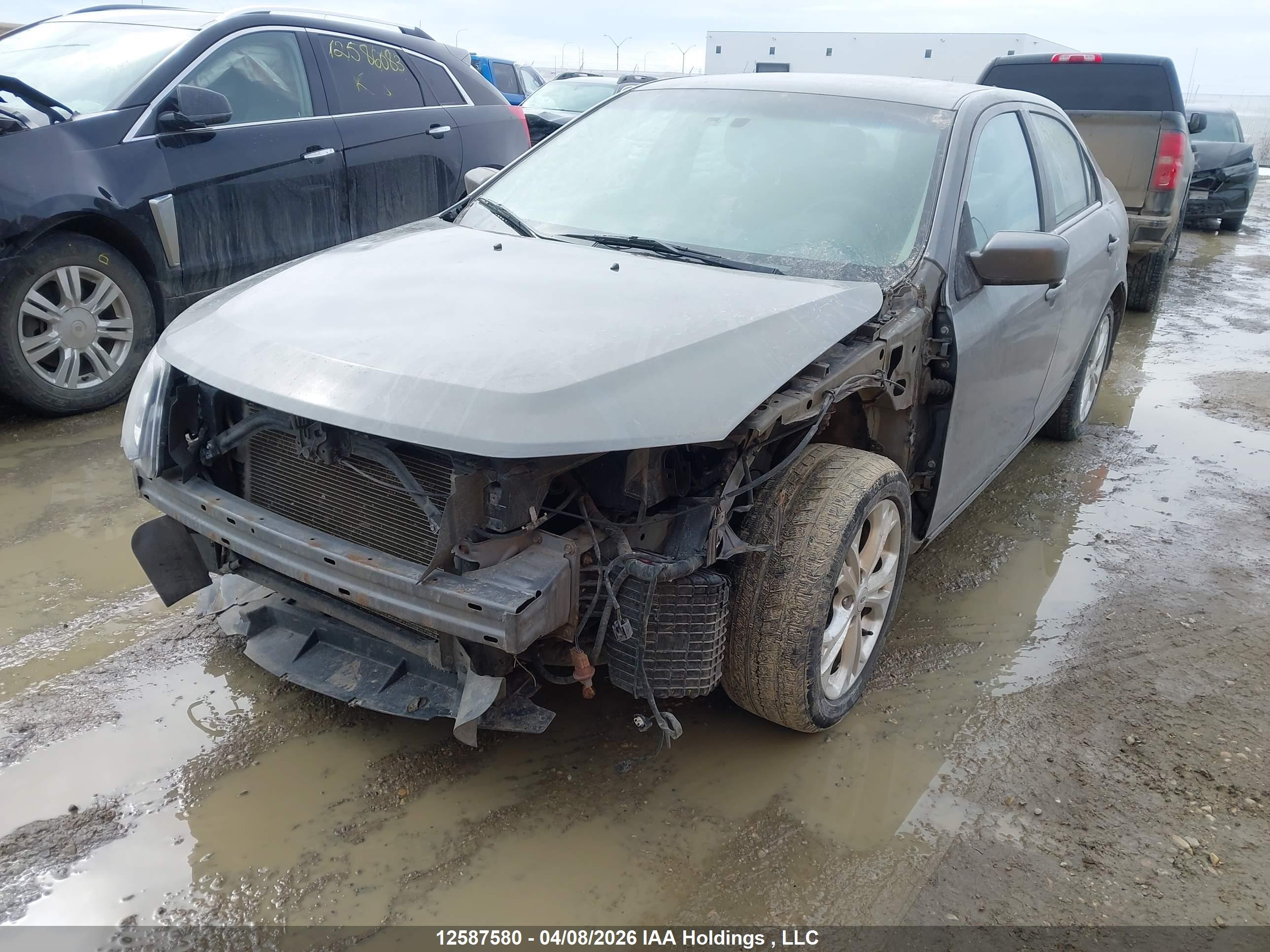 FORD FUSION image 6