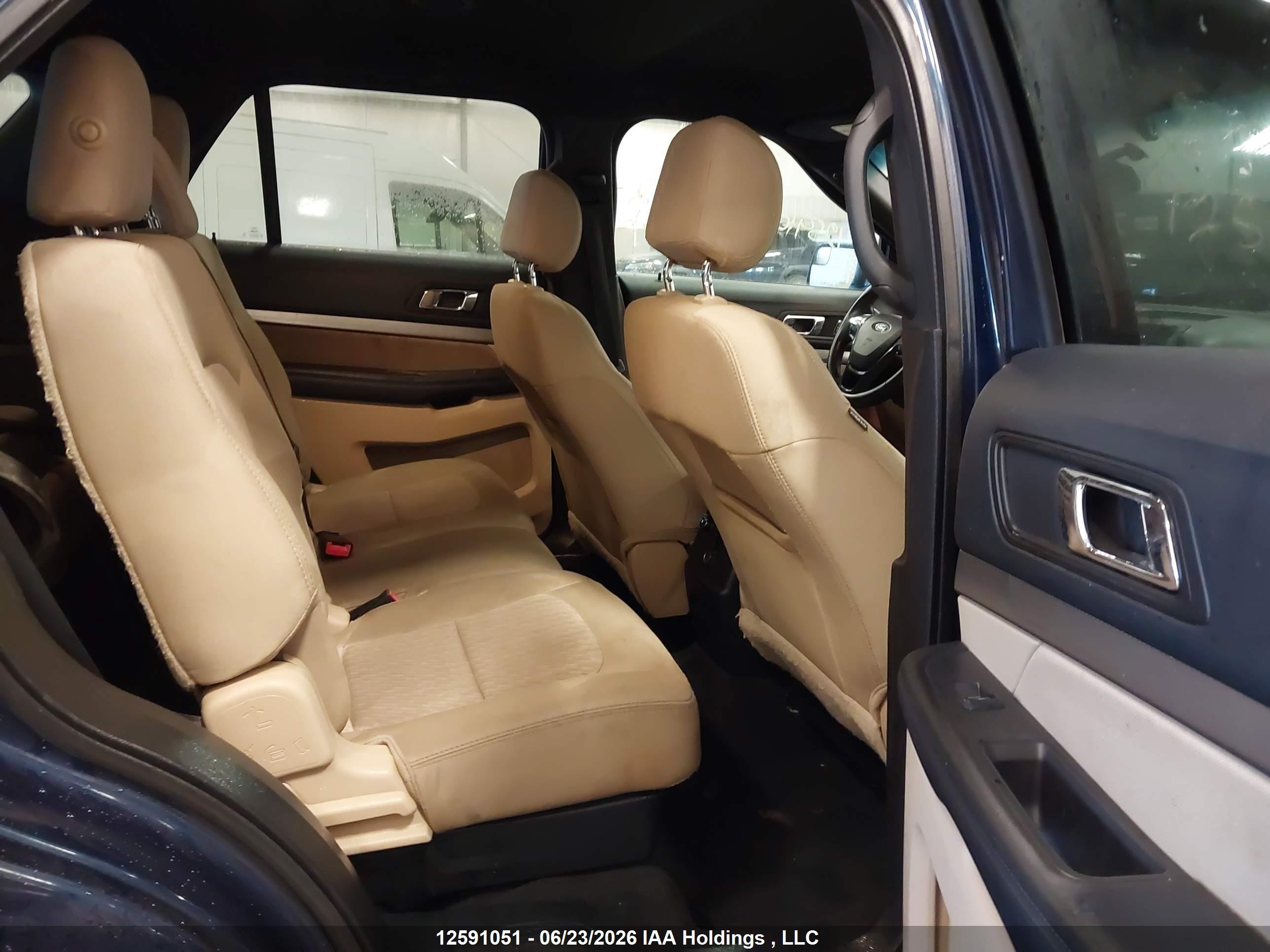 FORD EXPLORER image 8
