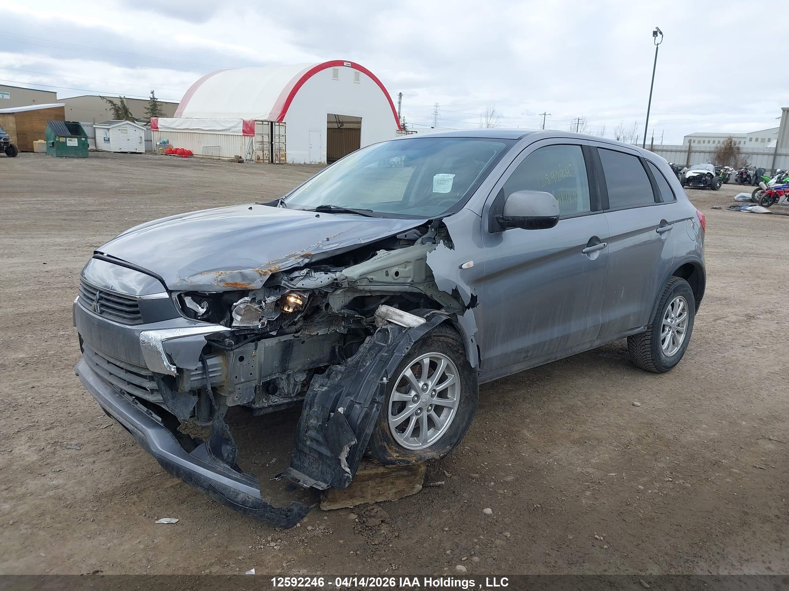 MITSUBISHI RVR image 2