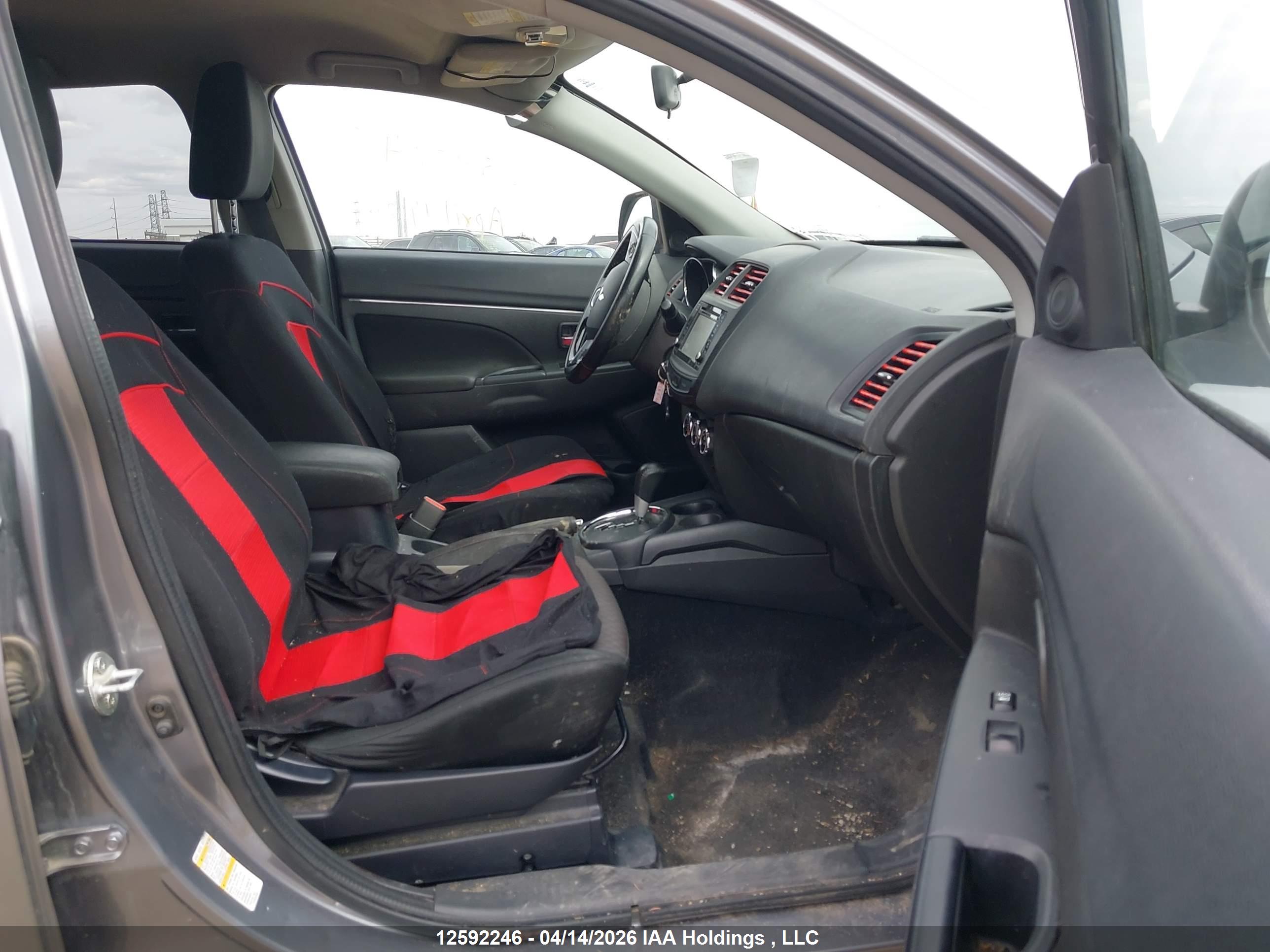 MITSUBISHI RVR image 5
