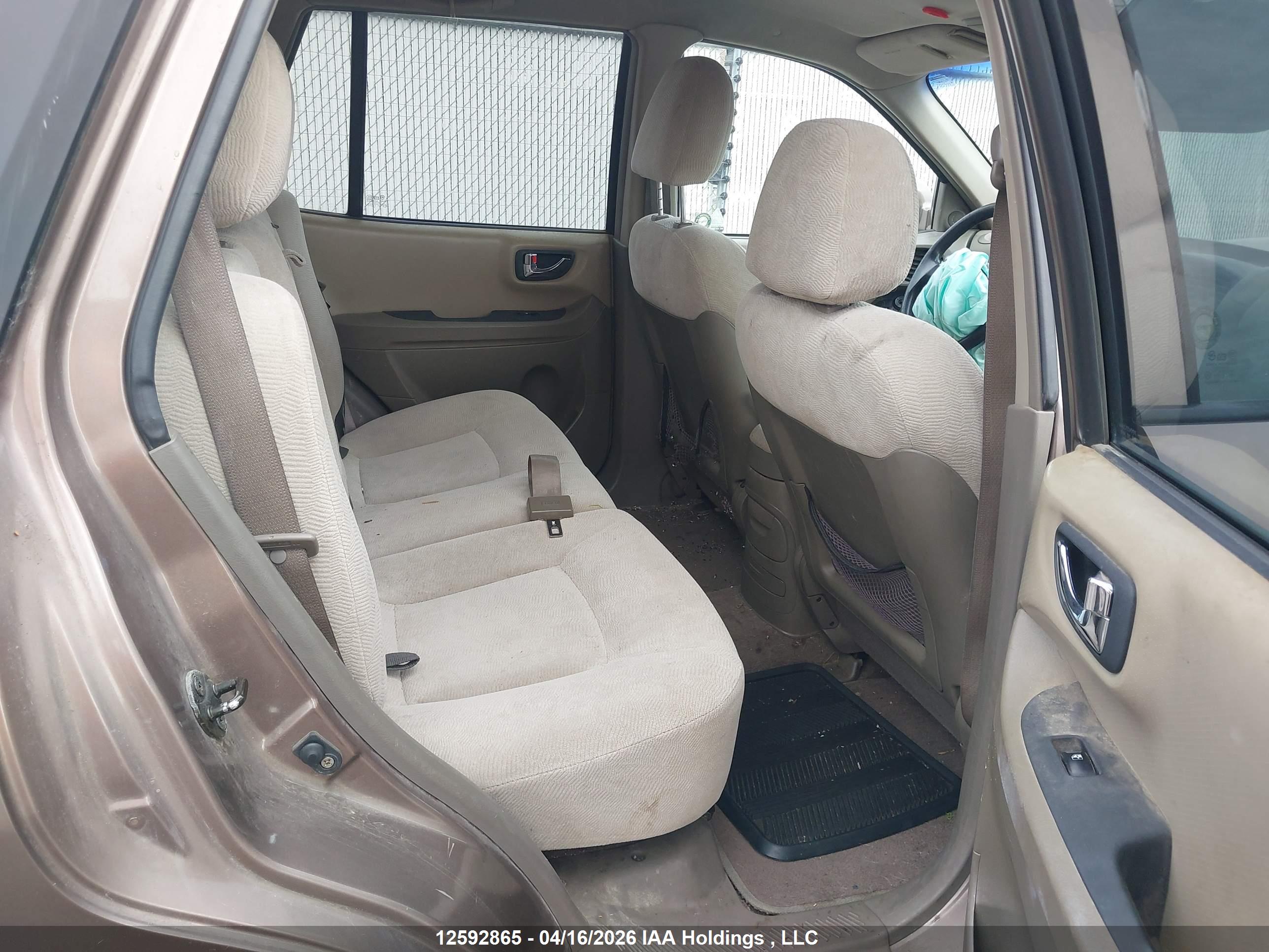 HYUNDAI SANTA image 8