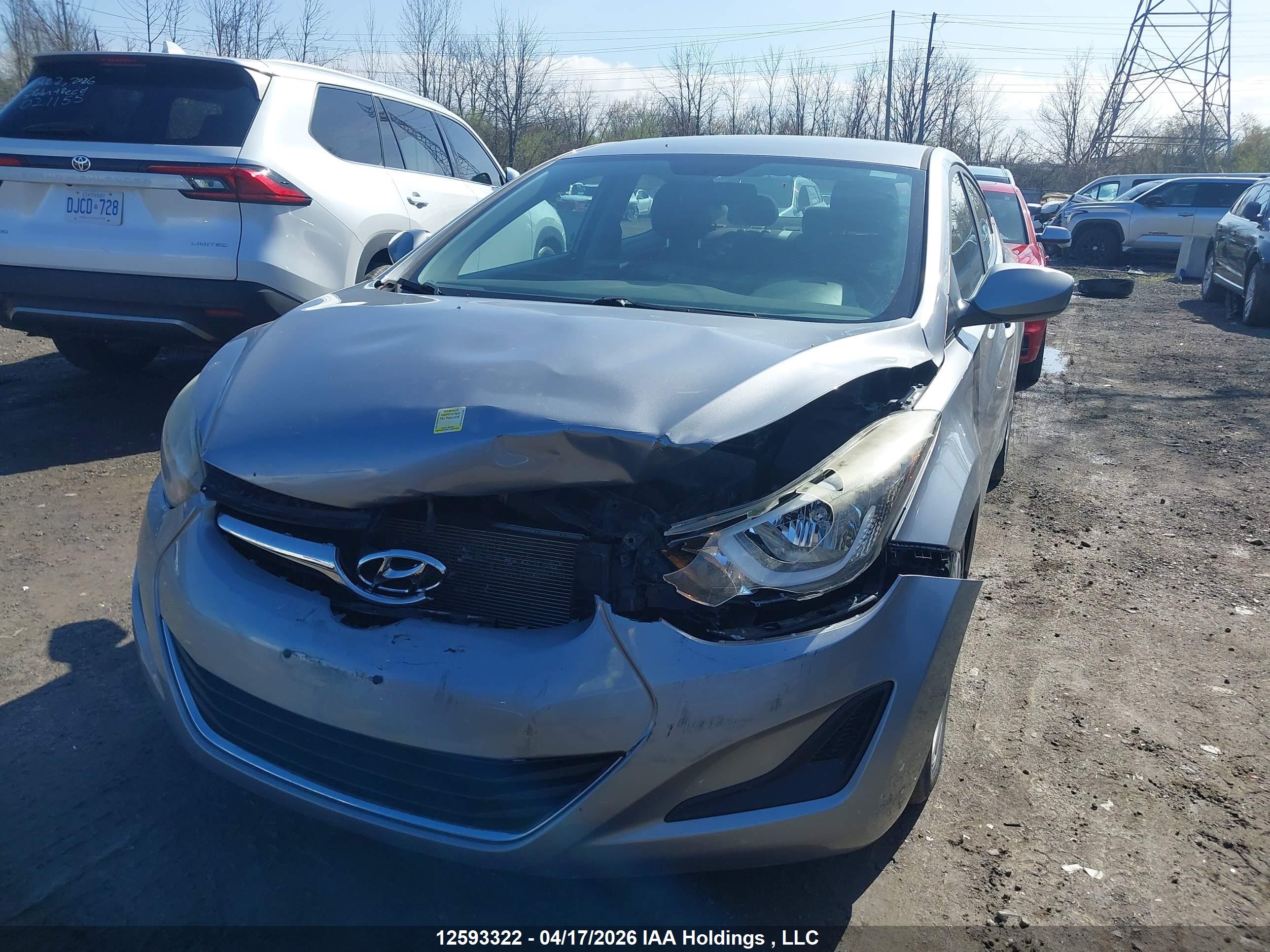 HYUNDAI ELANTRA image 6