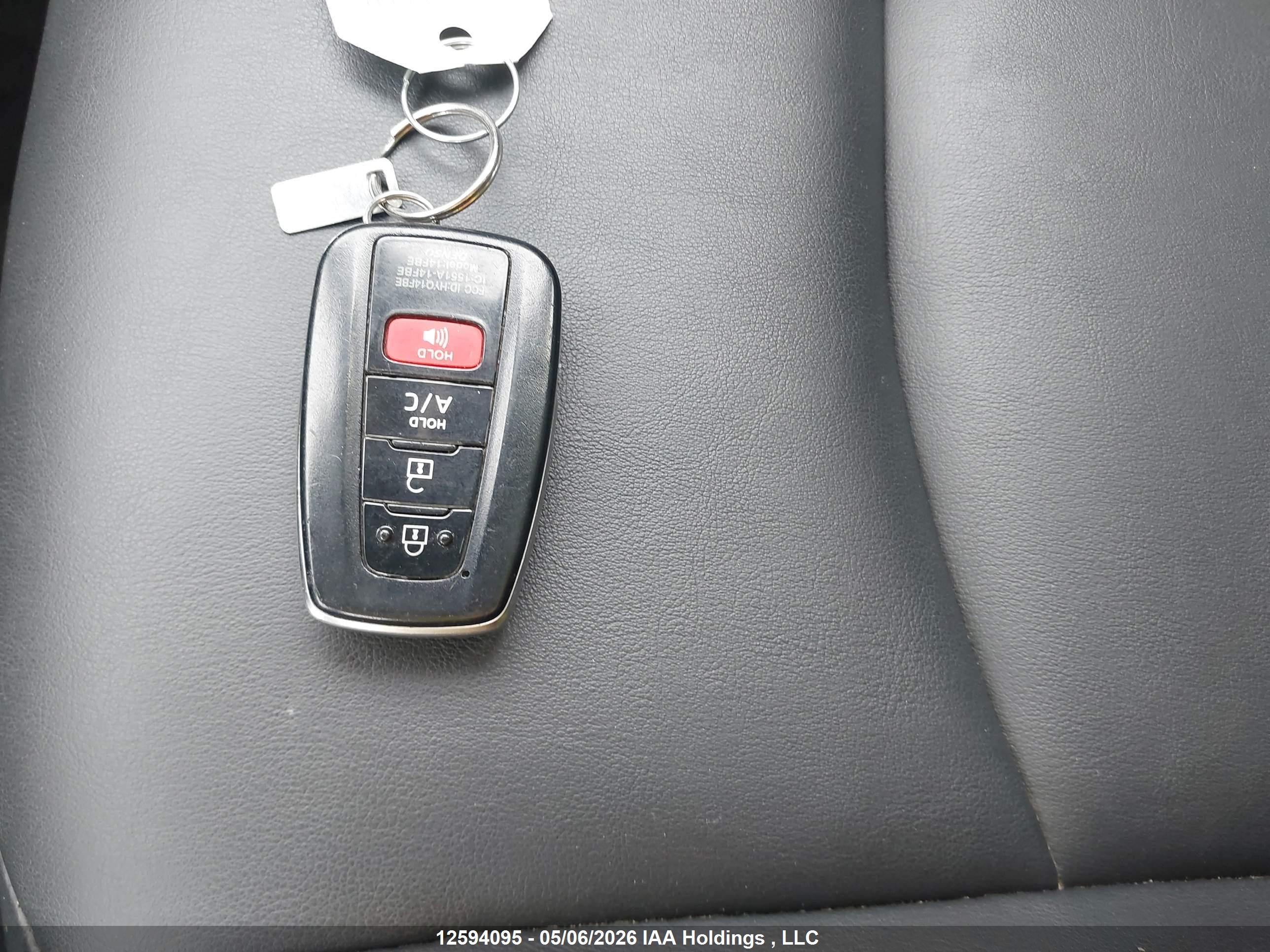 TOYOTA PRIUS image 11