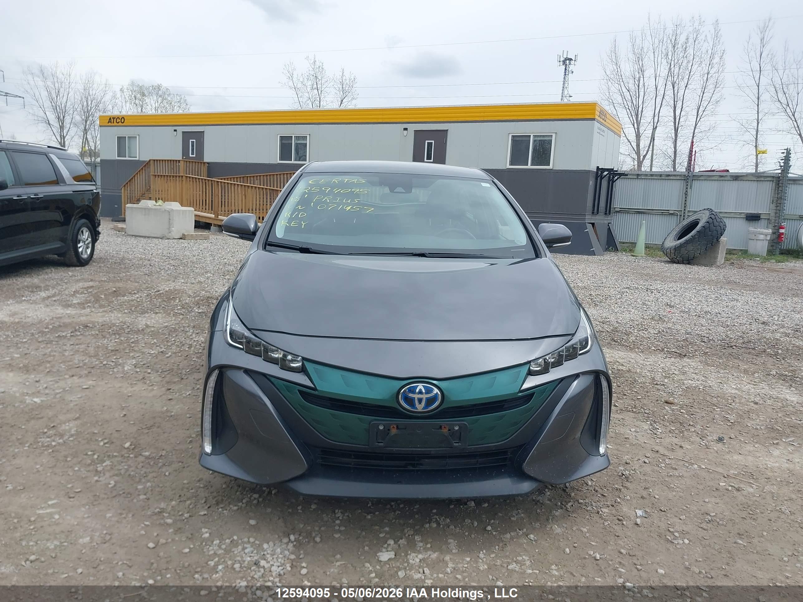 TOYOTA PRIUS image 6