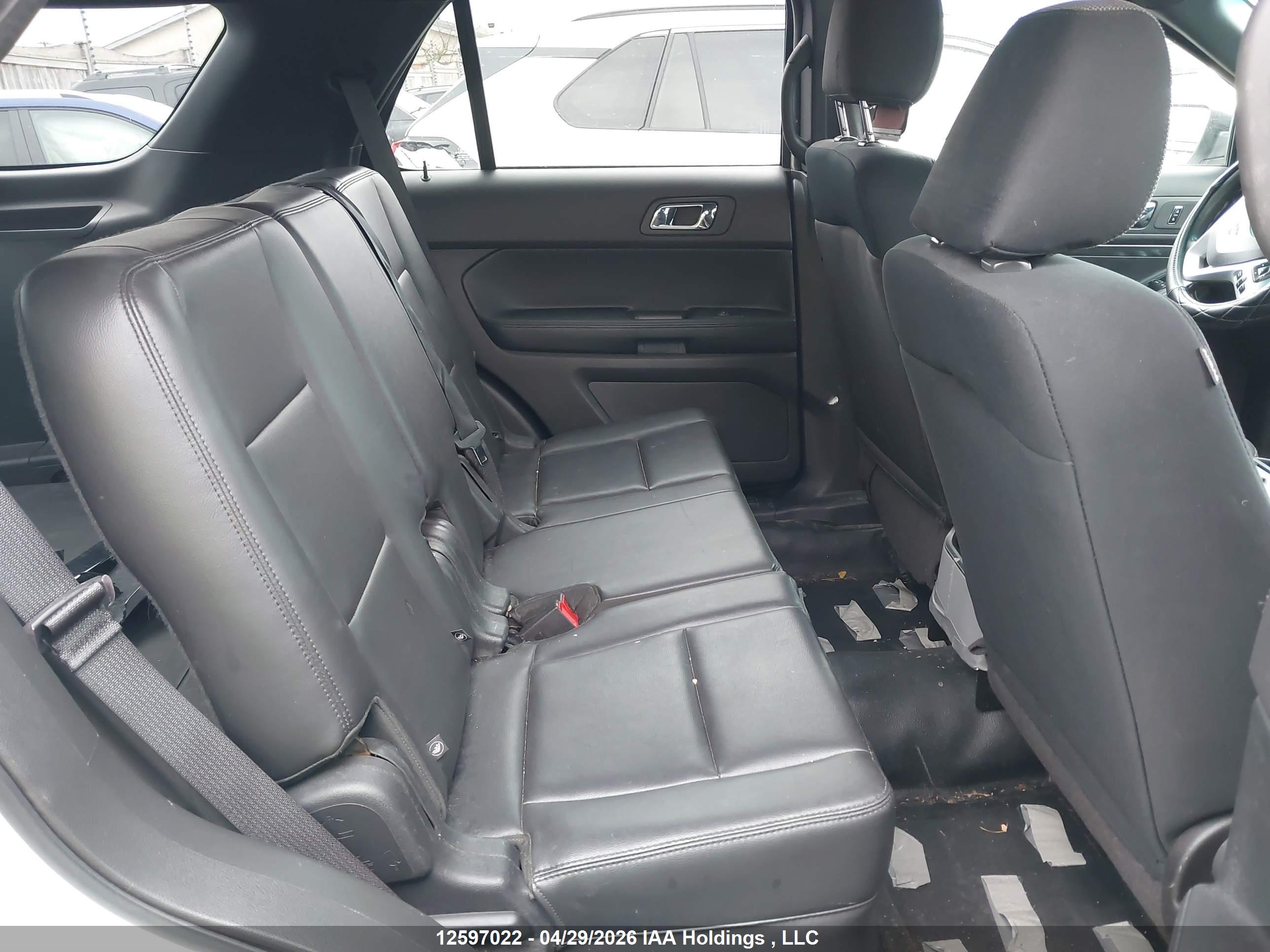 FORD EXPLORER image 8