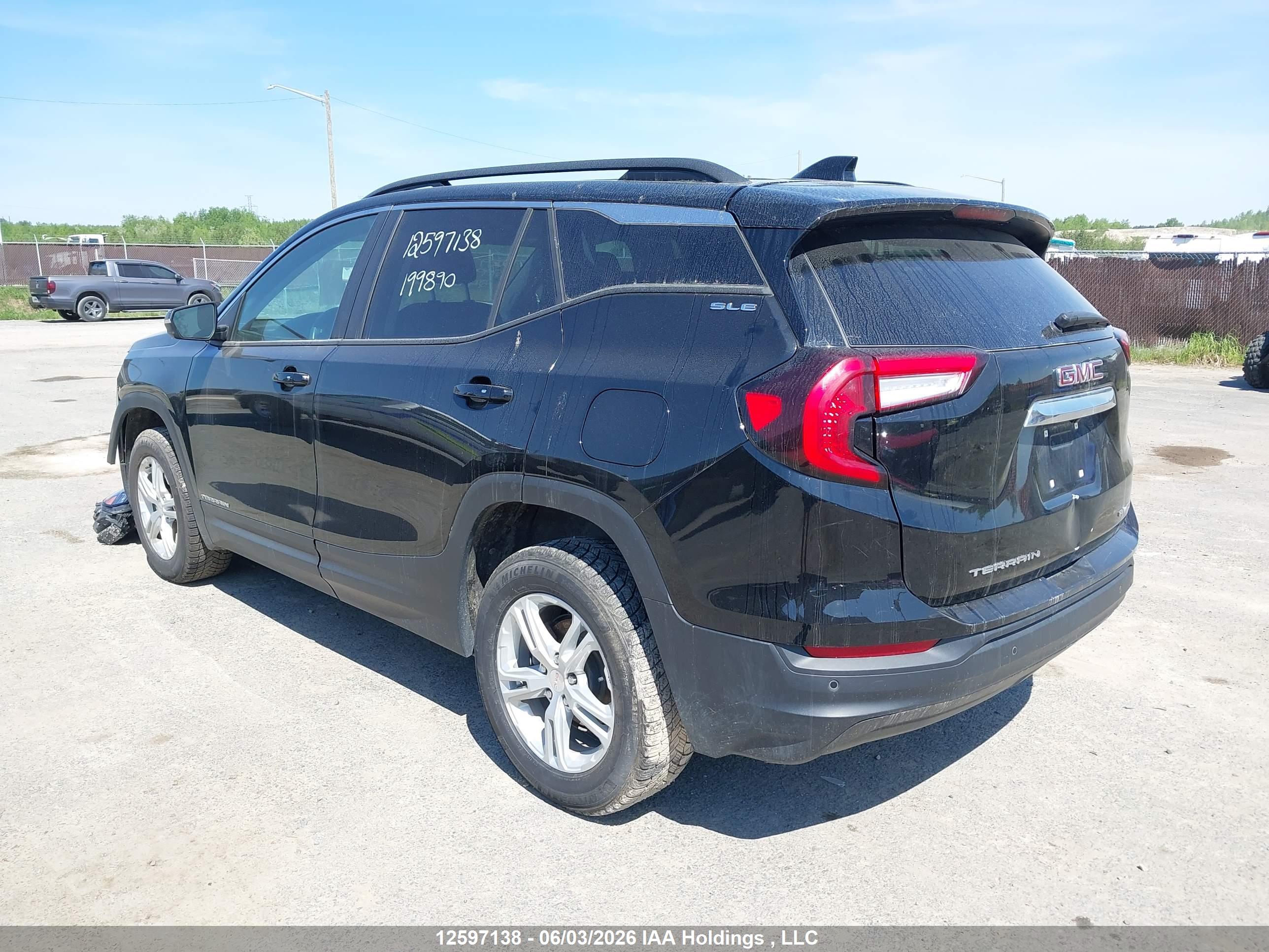 GMC TERRAIN image 3