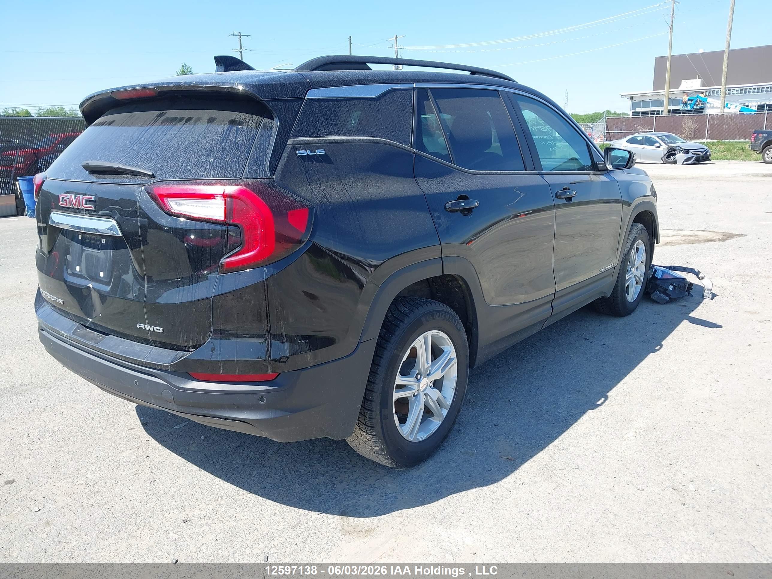 GMC TERRAIN image 4