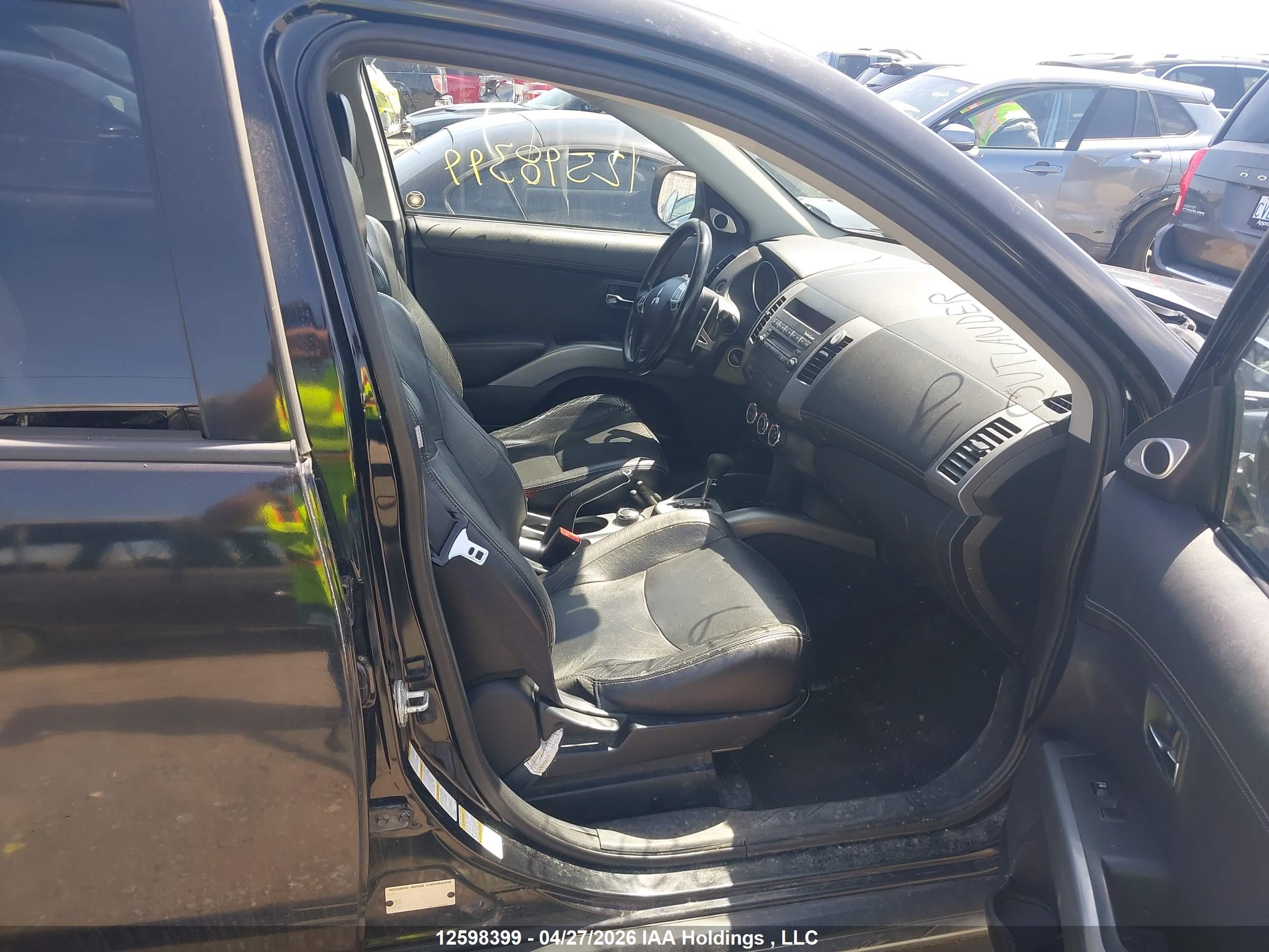 MITSUBISHI OUTLANDER image 5