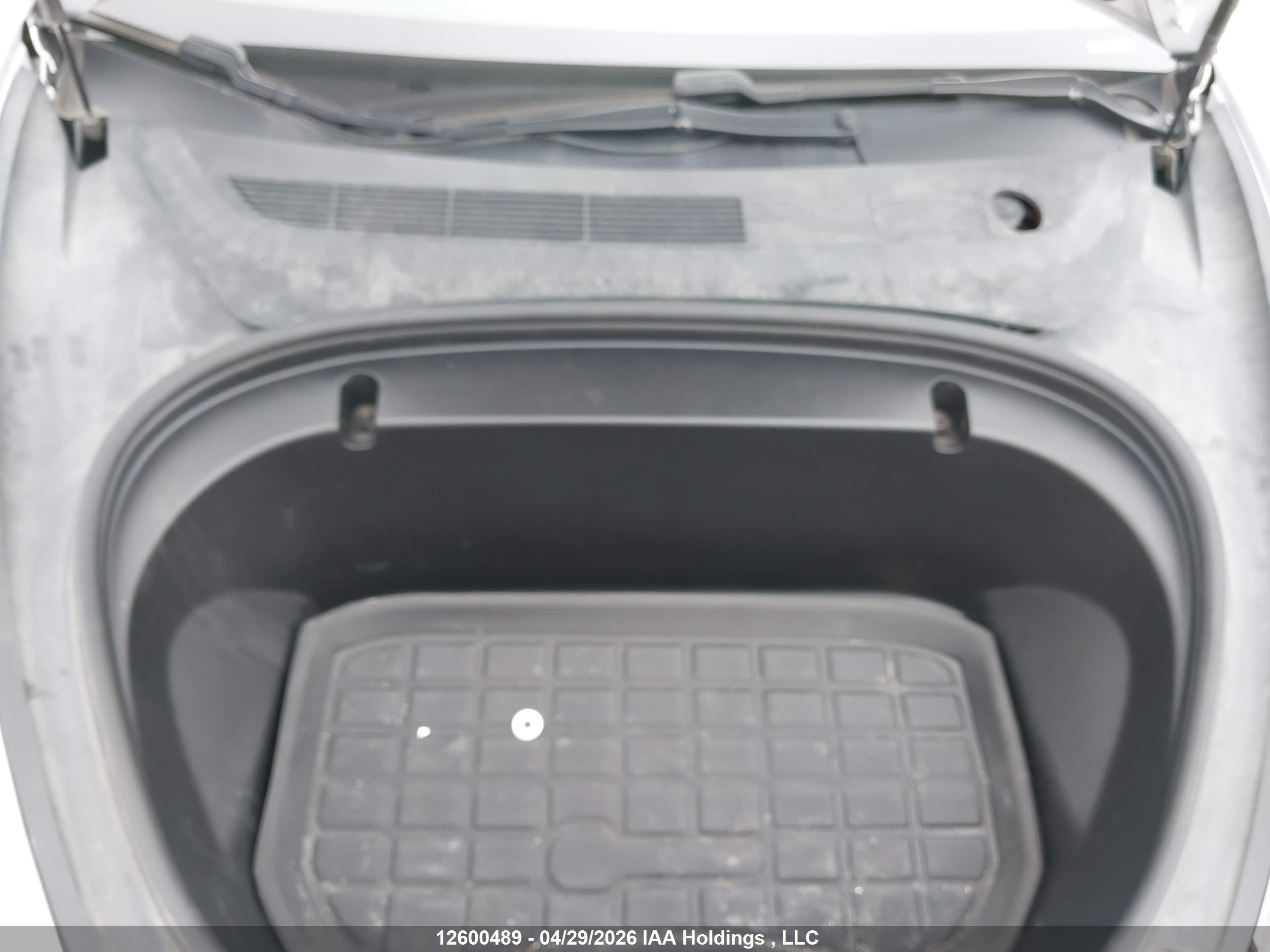 TESLA MODEL image 10