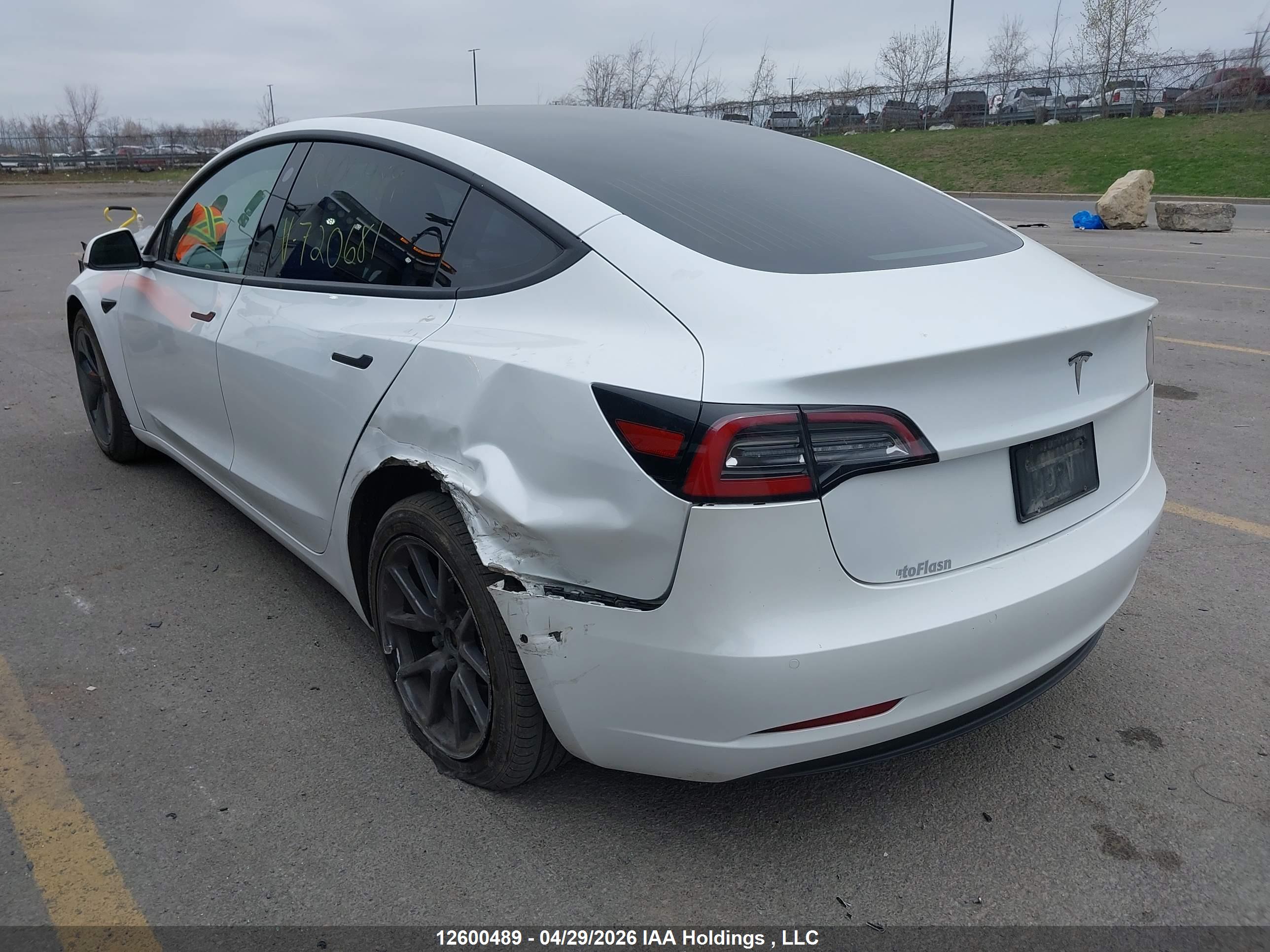 TESLA MODEL image 3