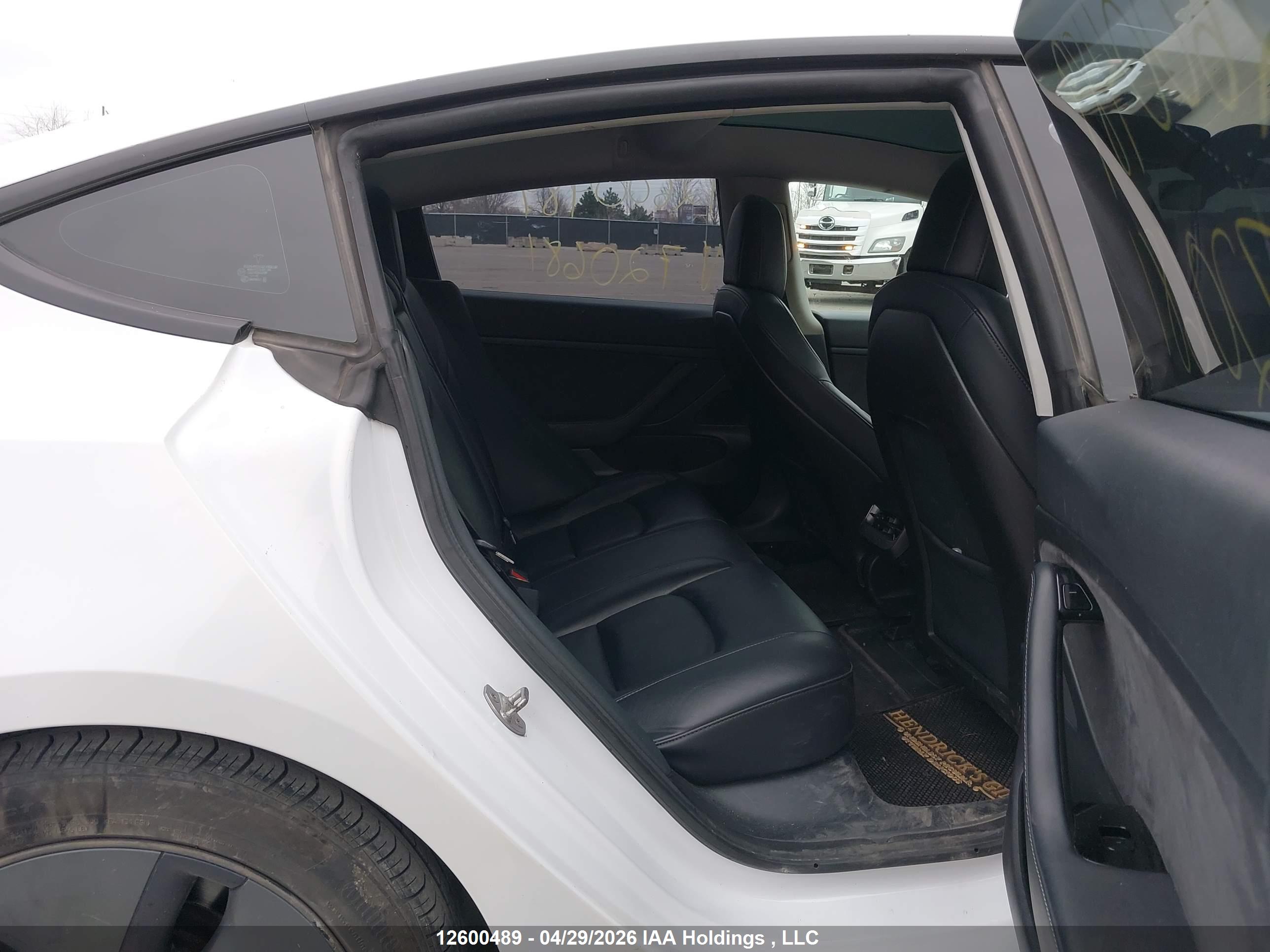 TESLA MODEL image 8