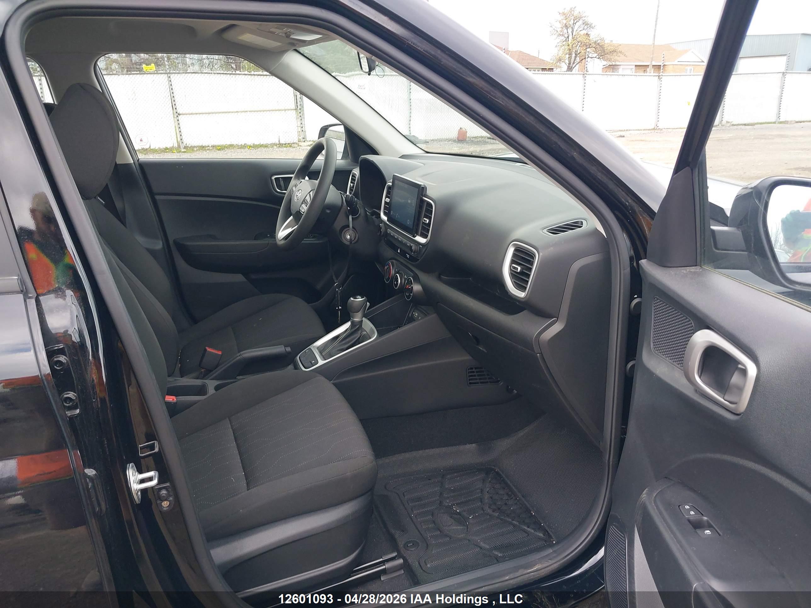 HYUNDAI VENUE image 5