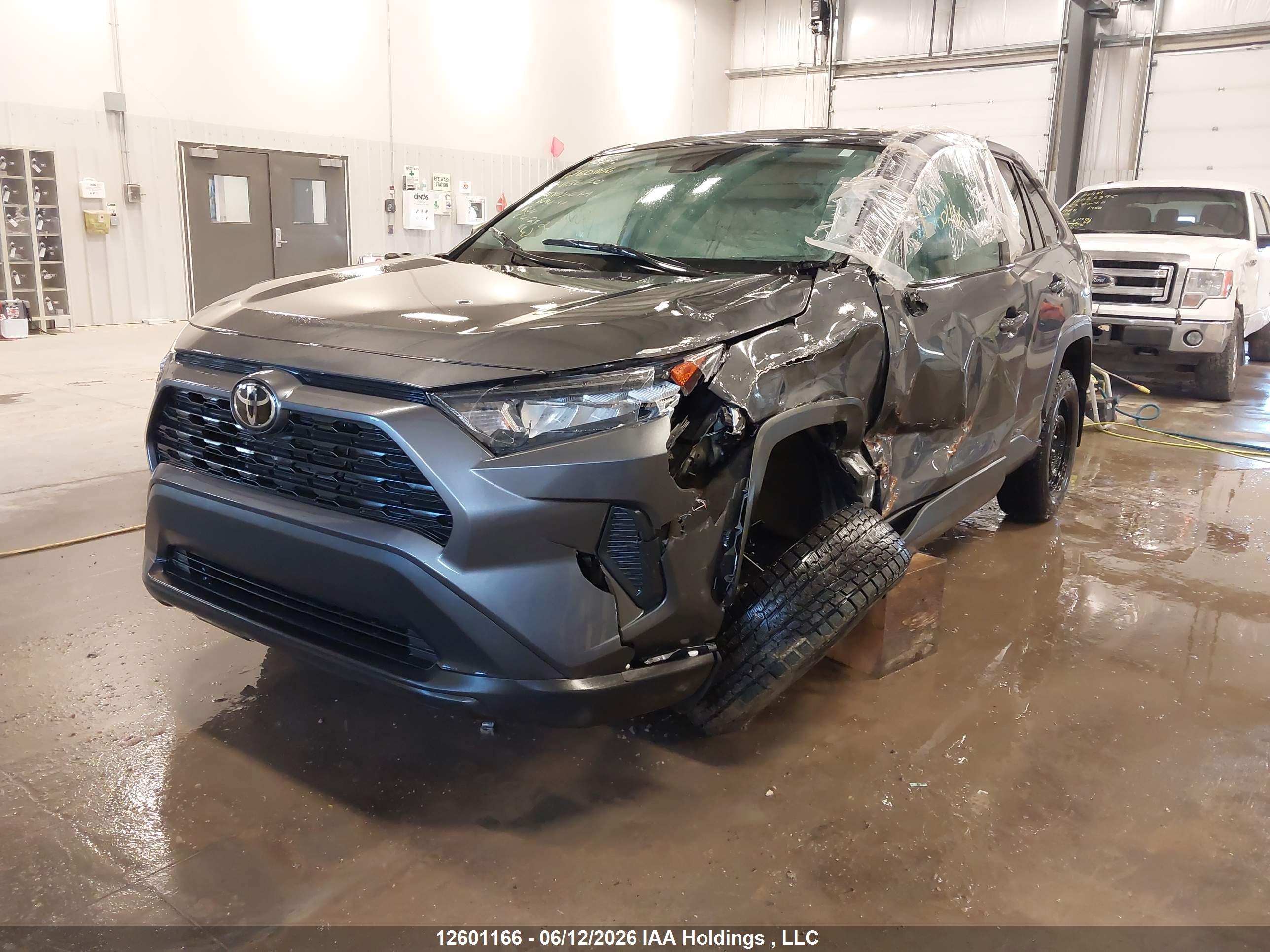TOYOTA RAV4 image 2