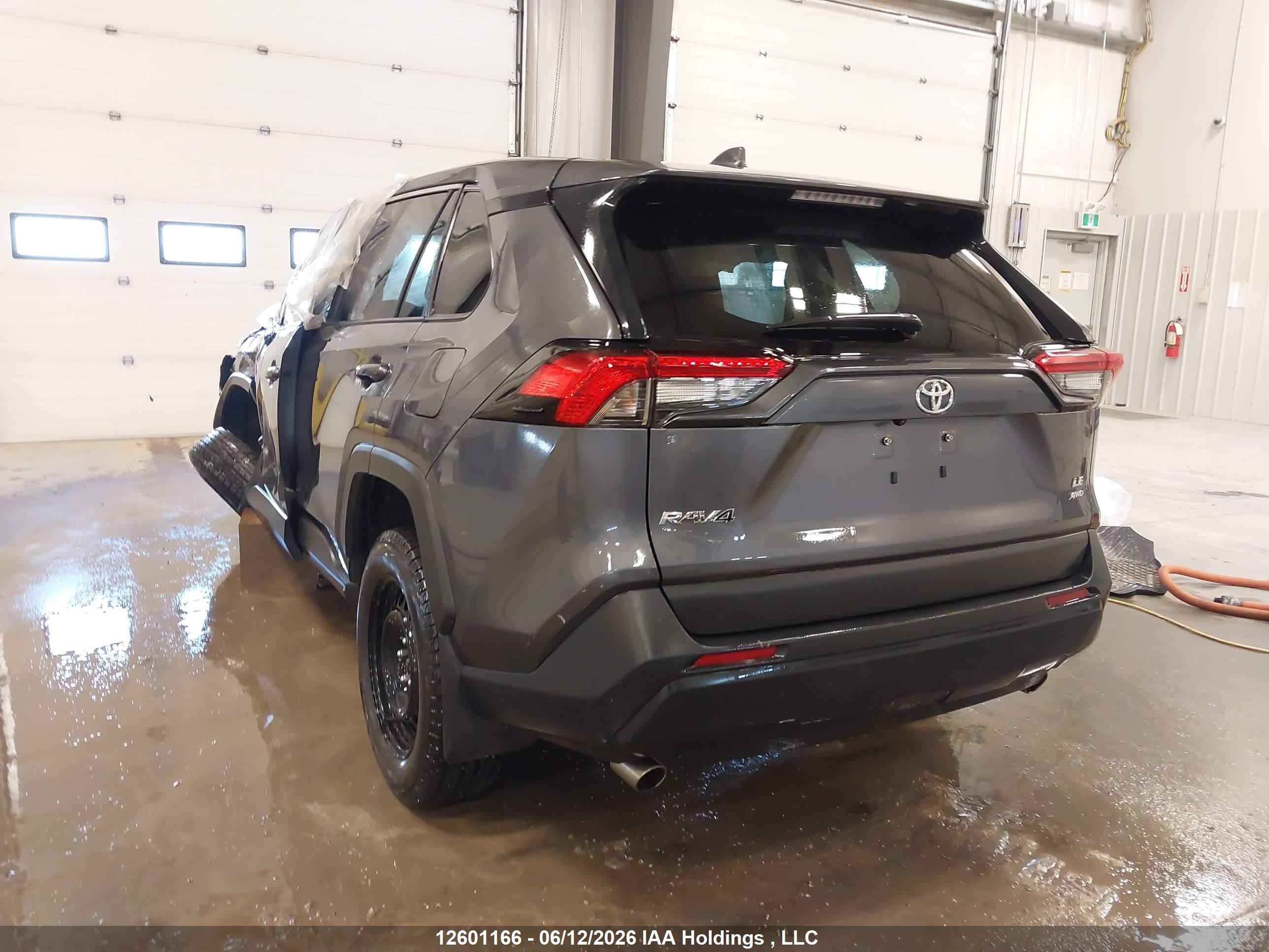 TOYOTA RAV4 image 3