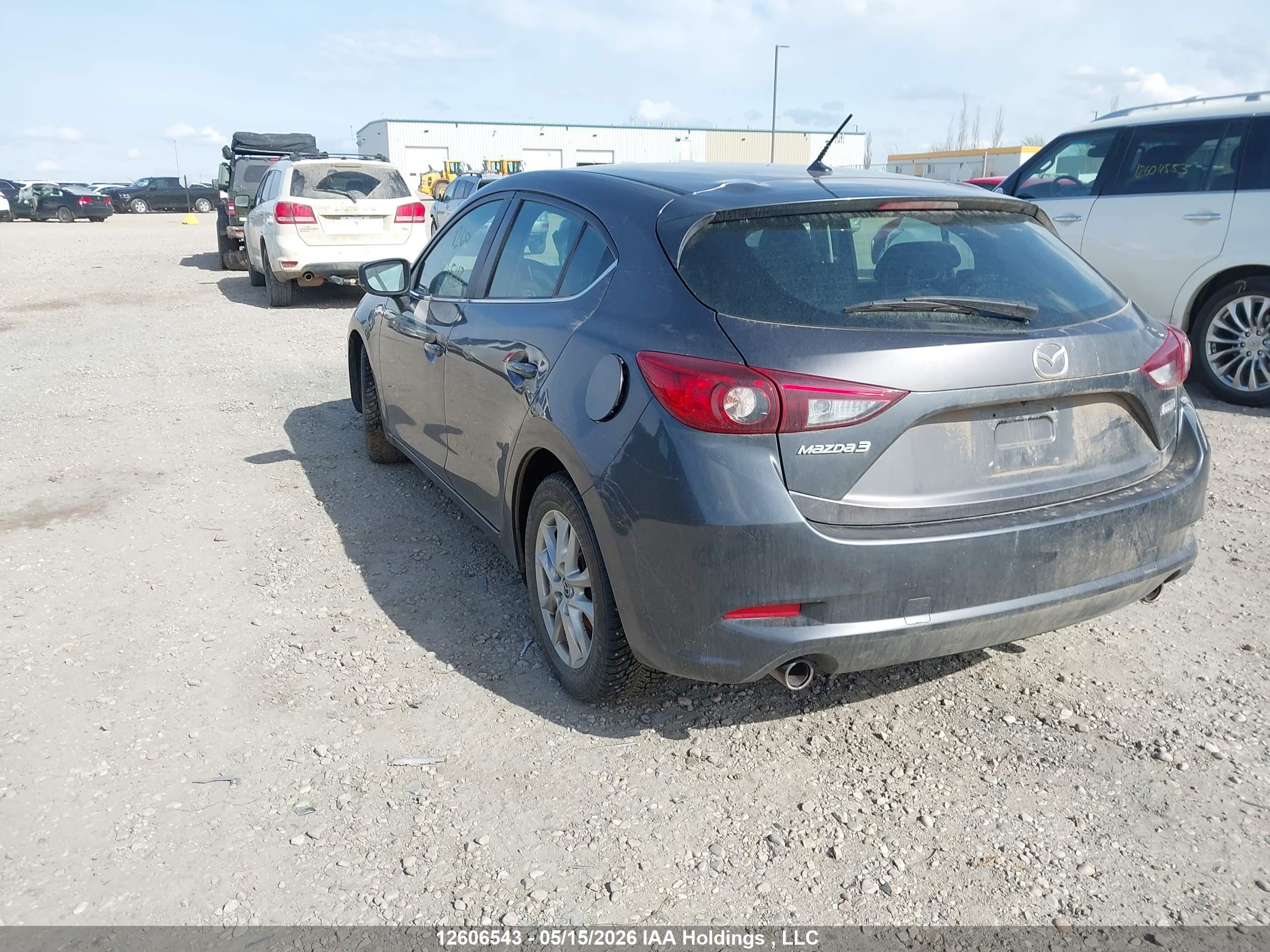 MAZDA MAZDA3 image 3