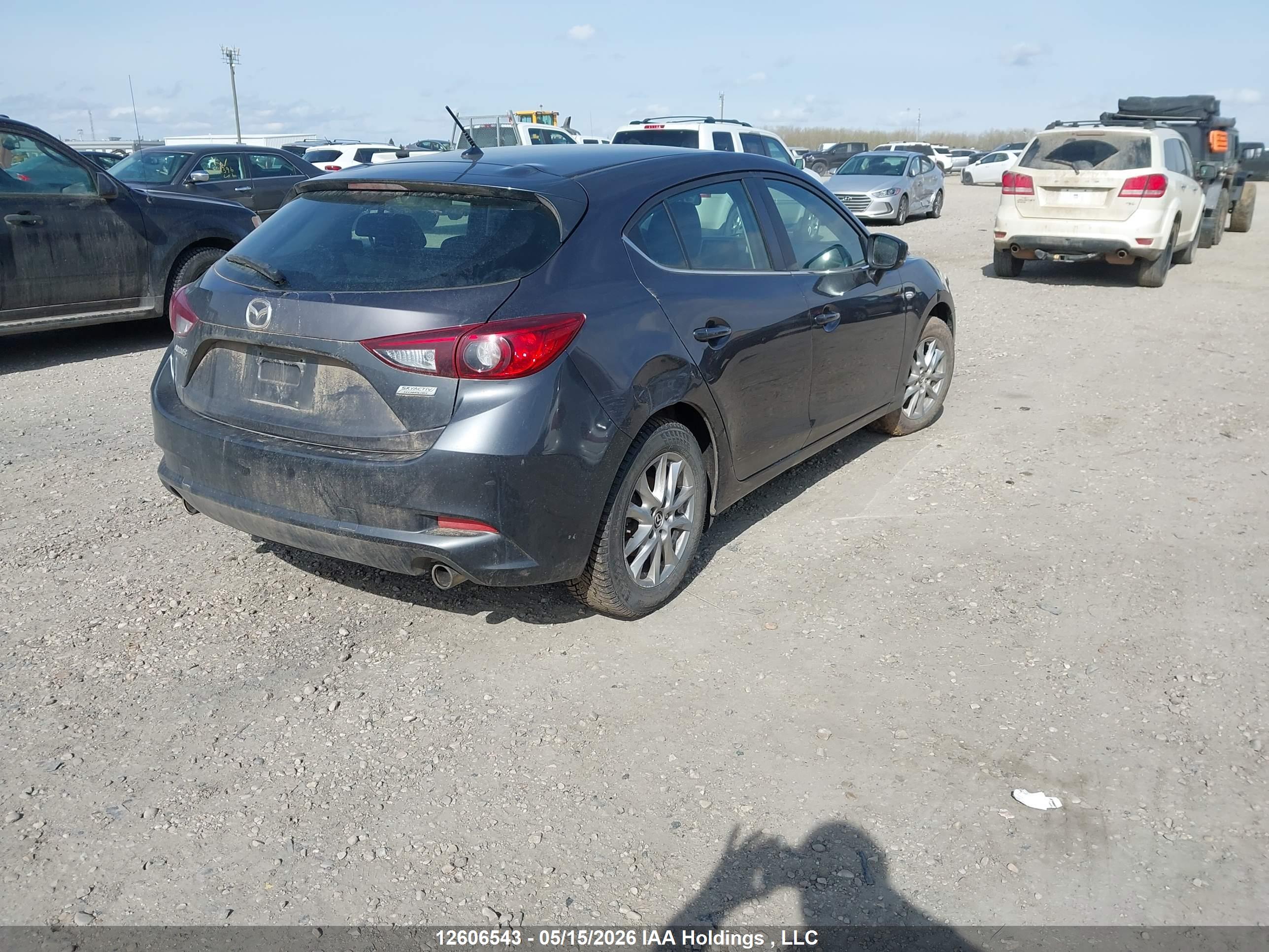 MAZDA MAZDA3 image 4