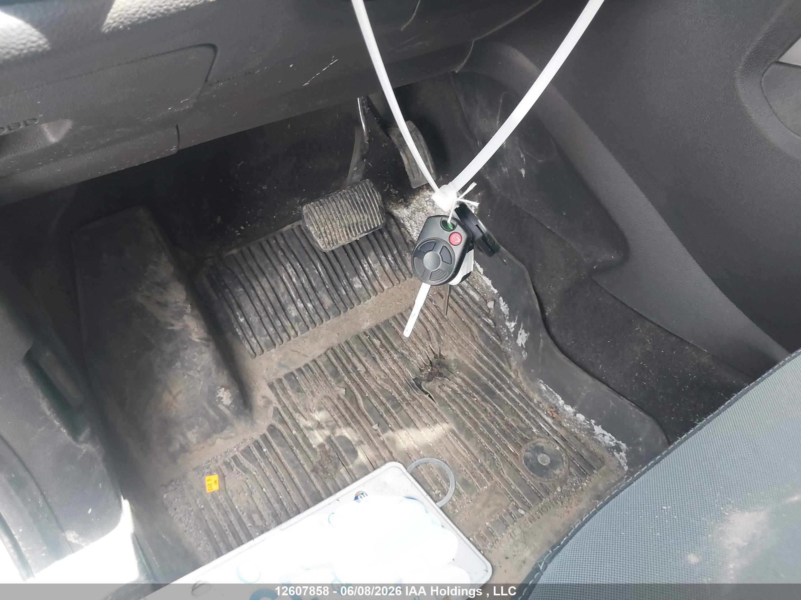 FORD ESCAPE image 11