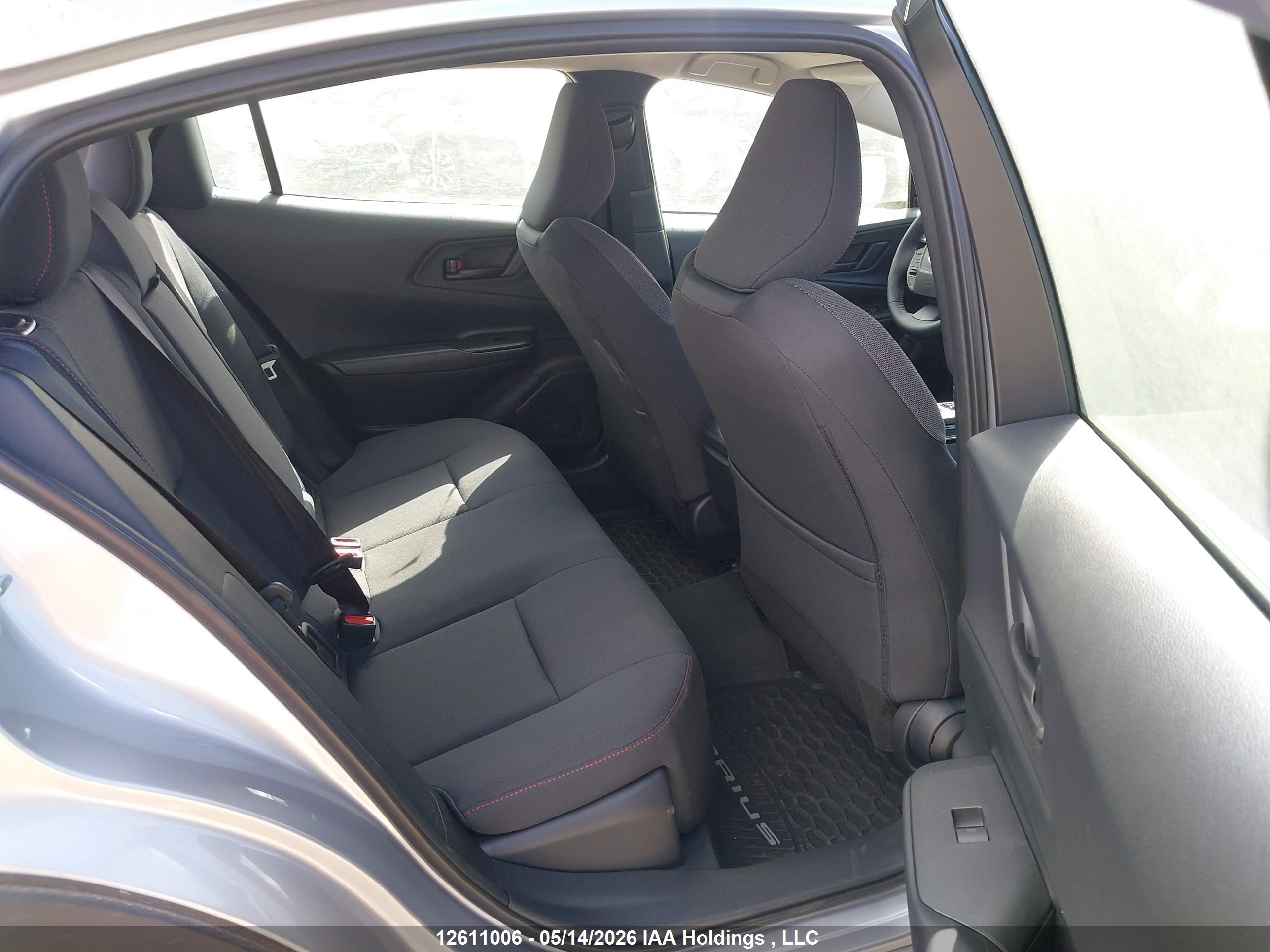 TOYOTA PRIUS image 8