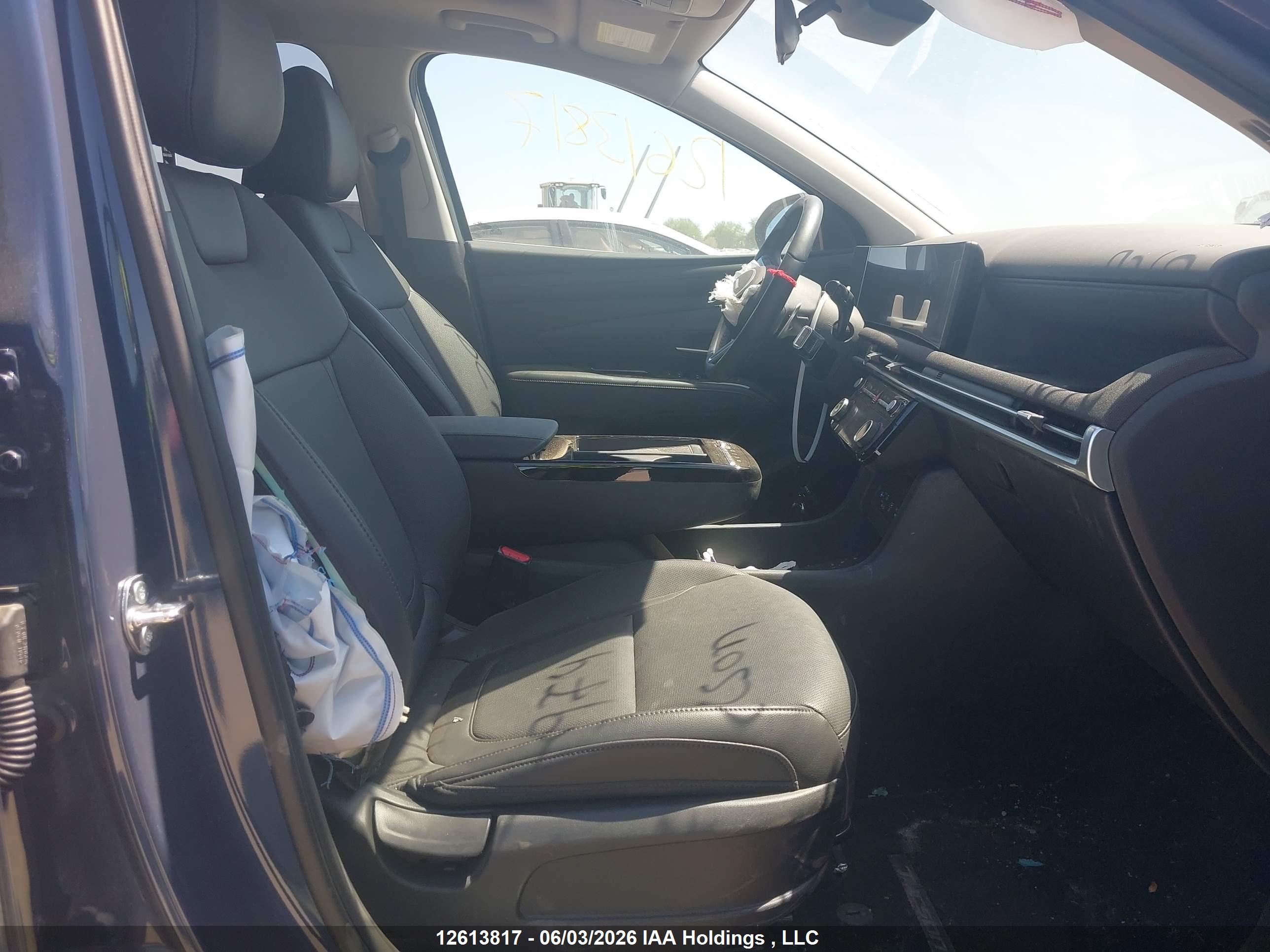 HYUNDAI TUCSON image 5