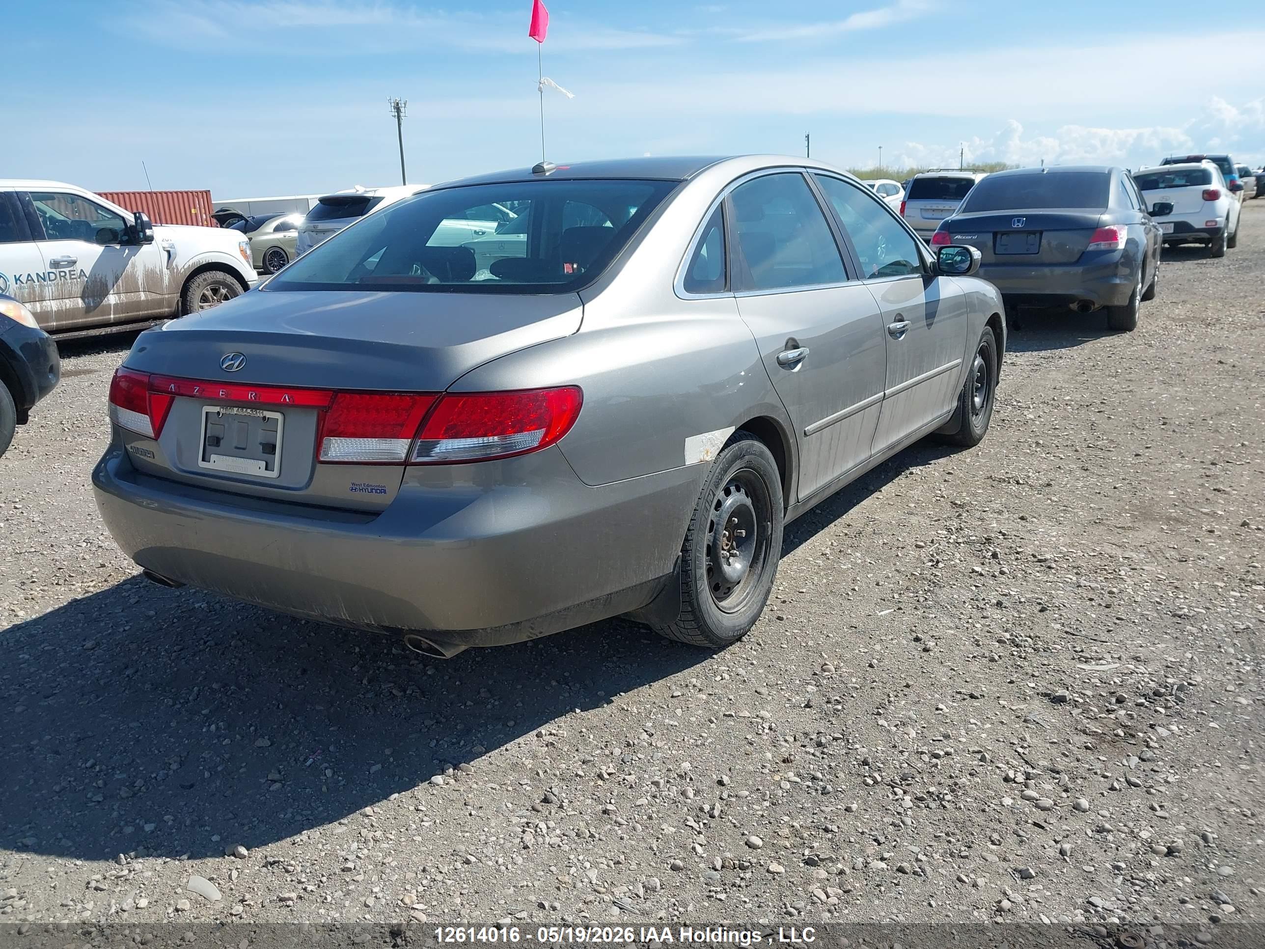 HYUNDAI AZERA image 4