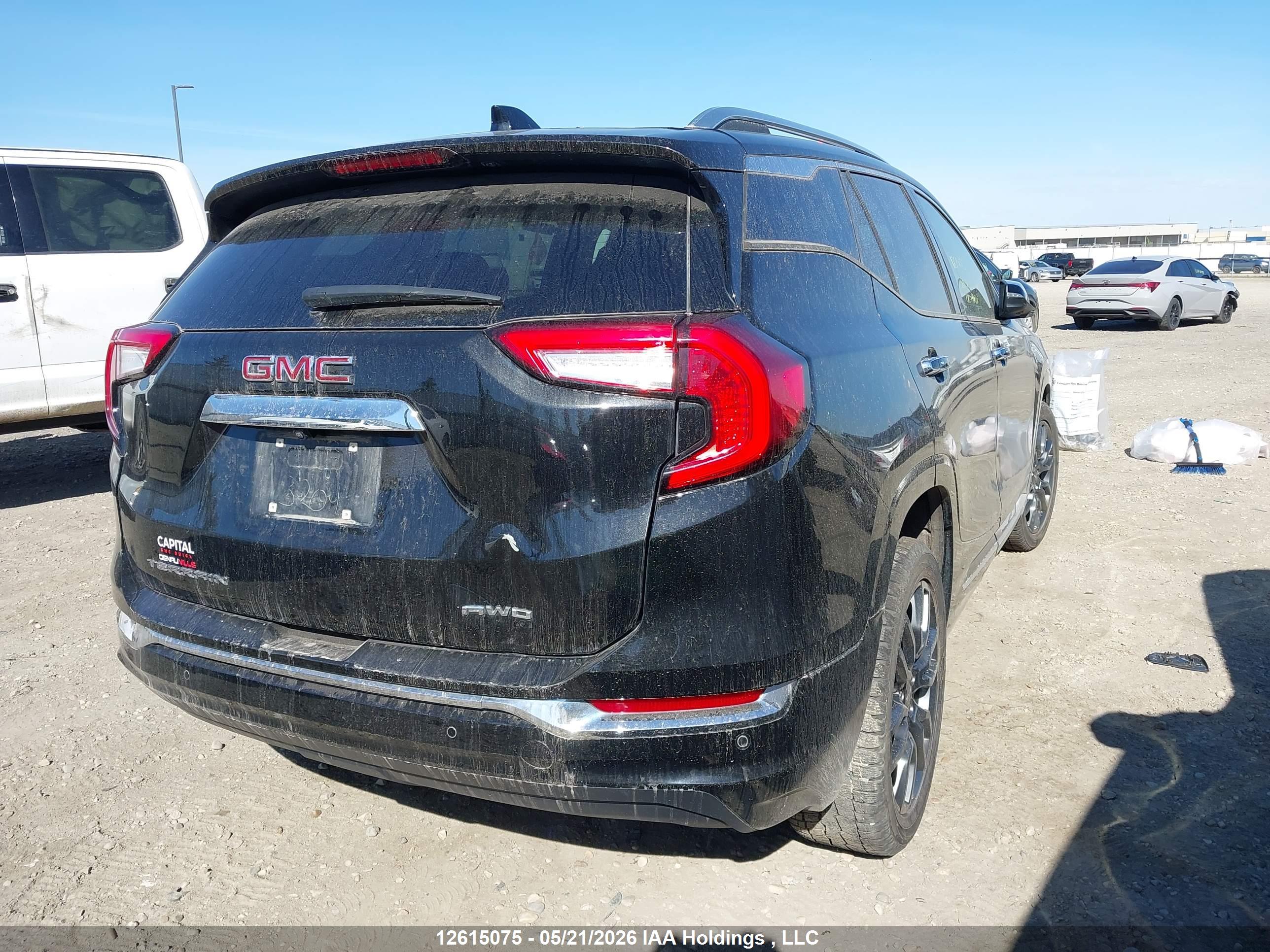 GMC TERRAIN image 4