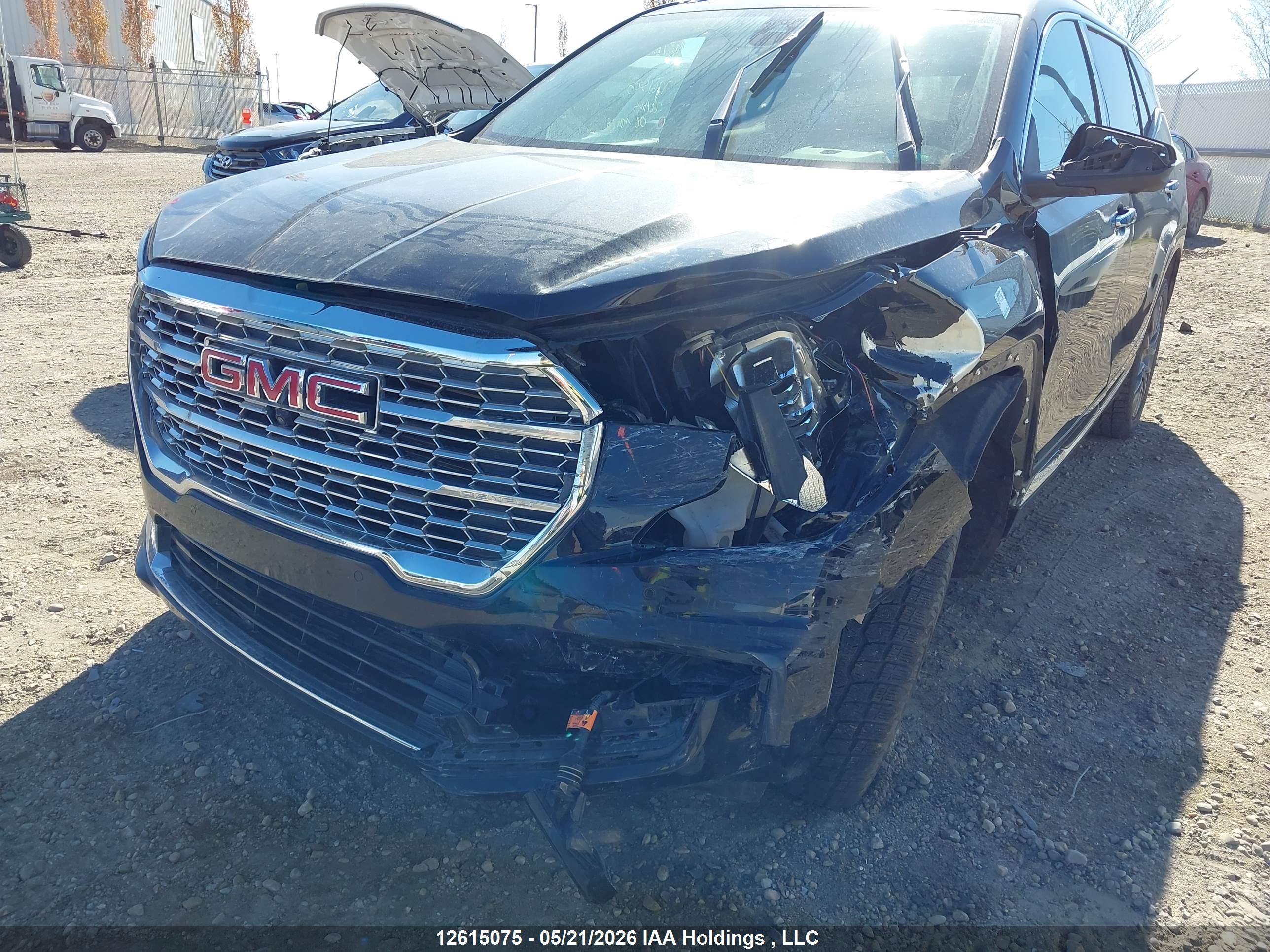 GMC TERRAIN image 6