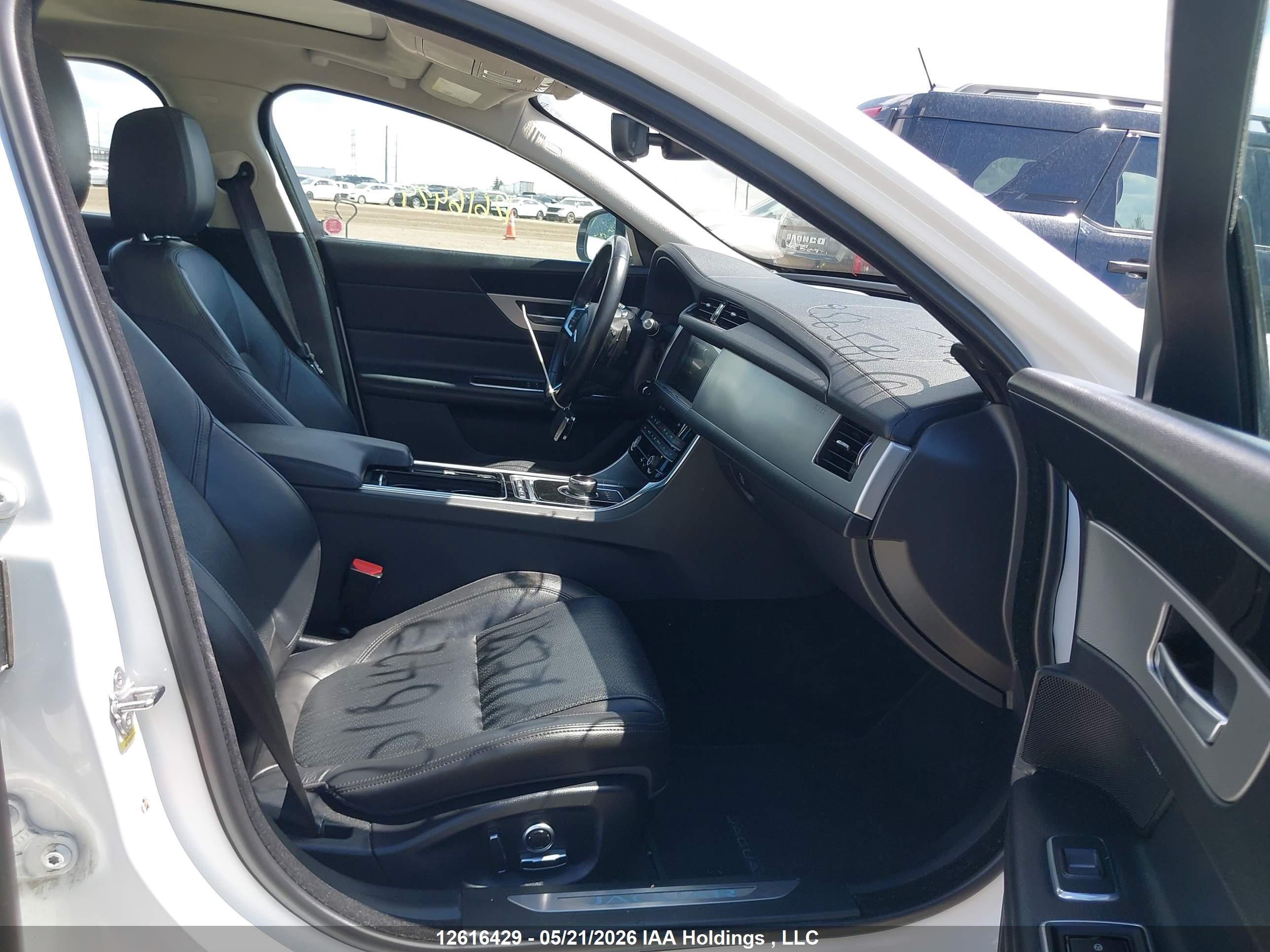 JAGUAR XF image 5