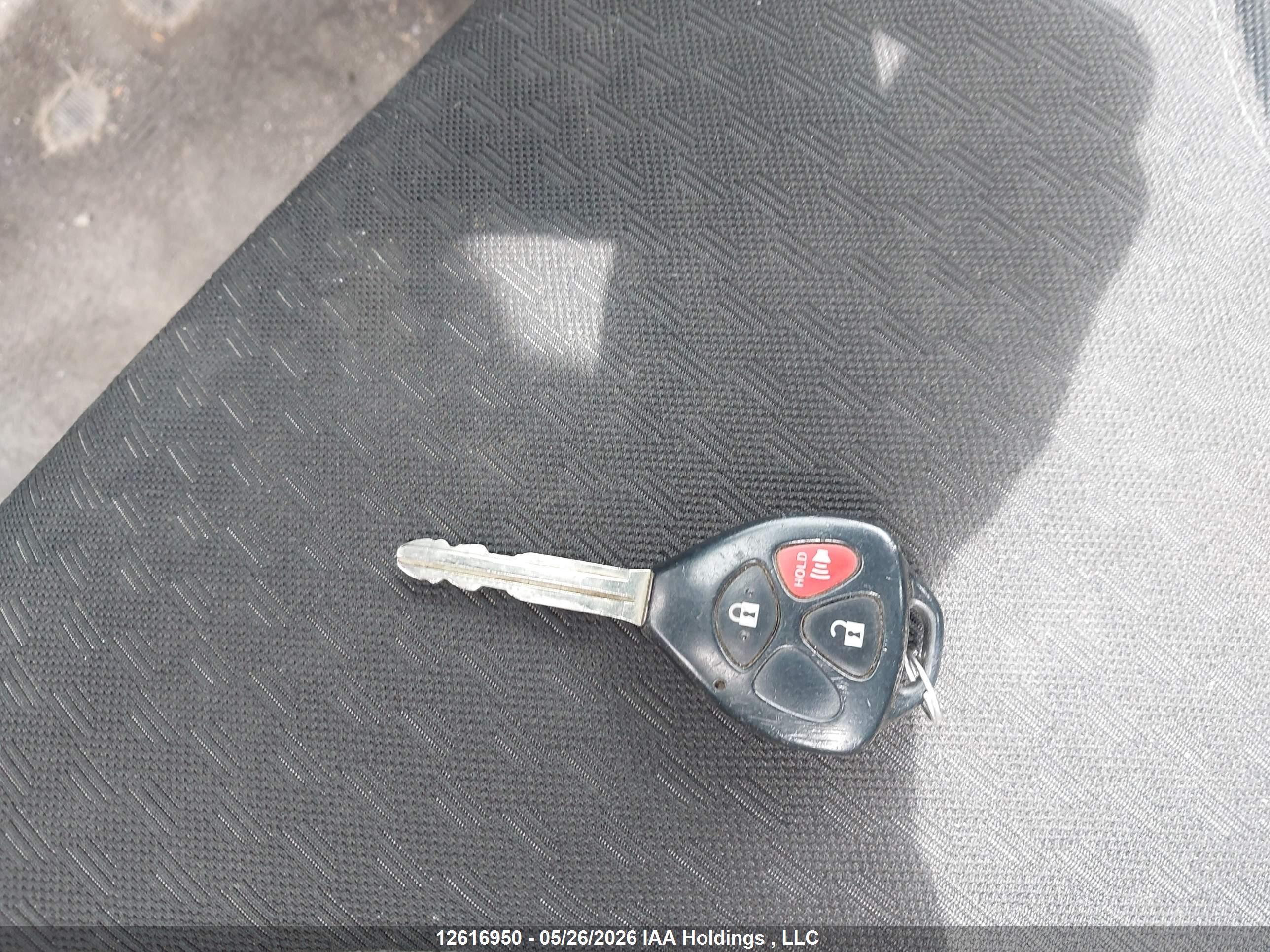 TOYOTA YARIS image 11
