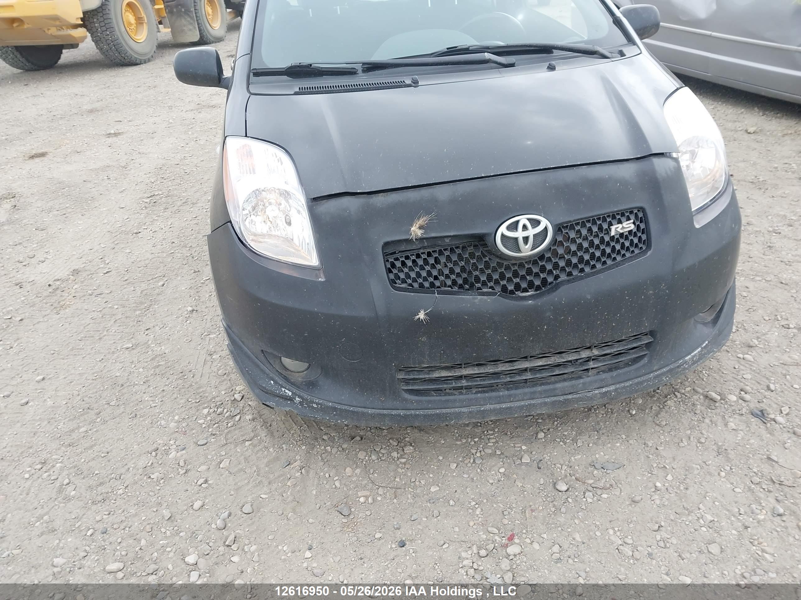TOYOTA YARIS image 6