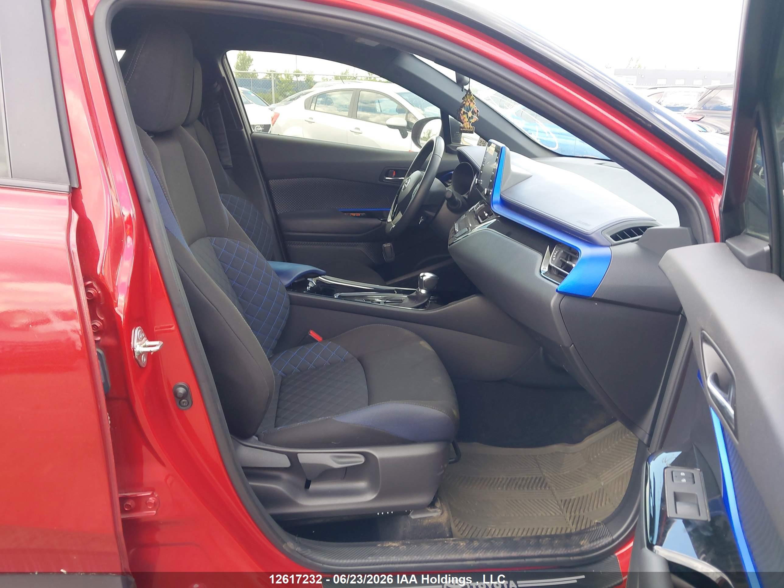 TOYOTA C-HR image 5