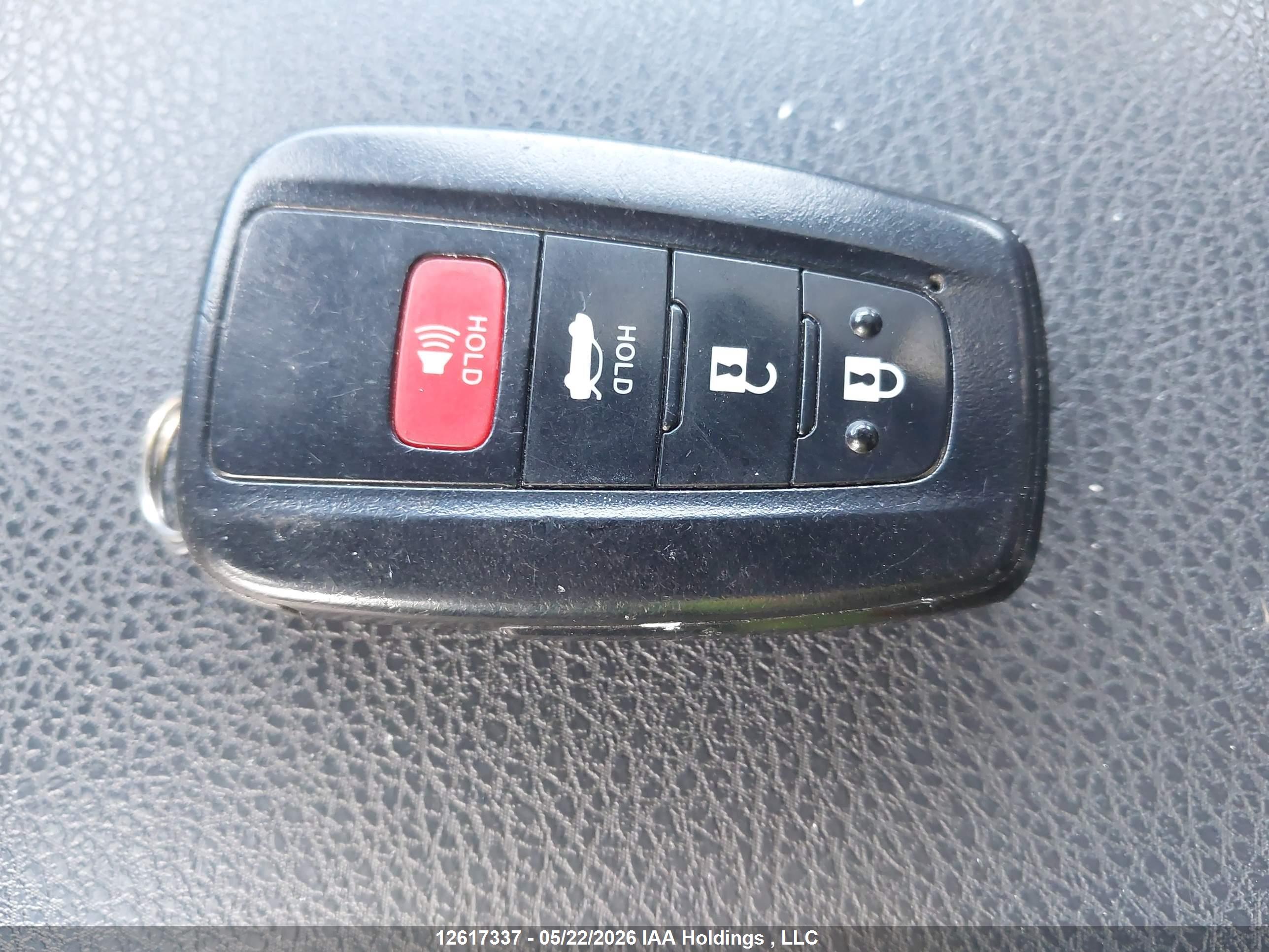 TOYOTA CAMRY image 11