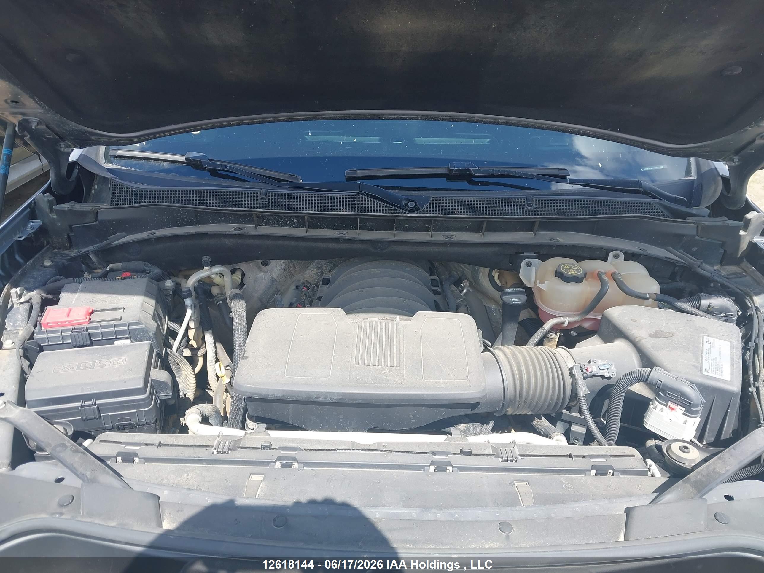 CHEVROLET SUBURBAN image 10