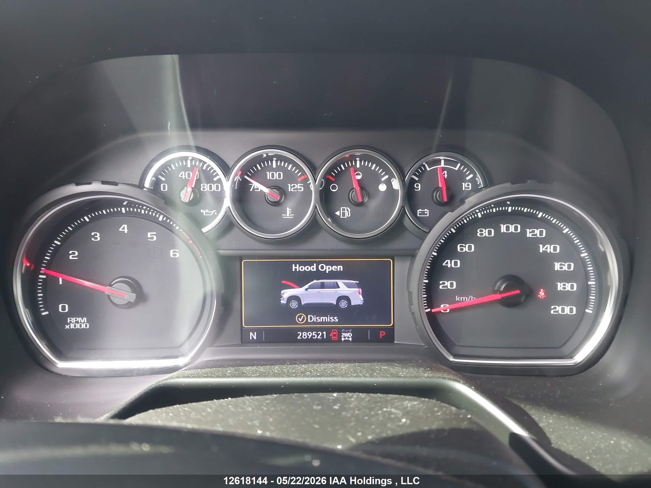 CHEVROLET SUBURBAN image 7