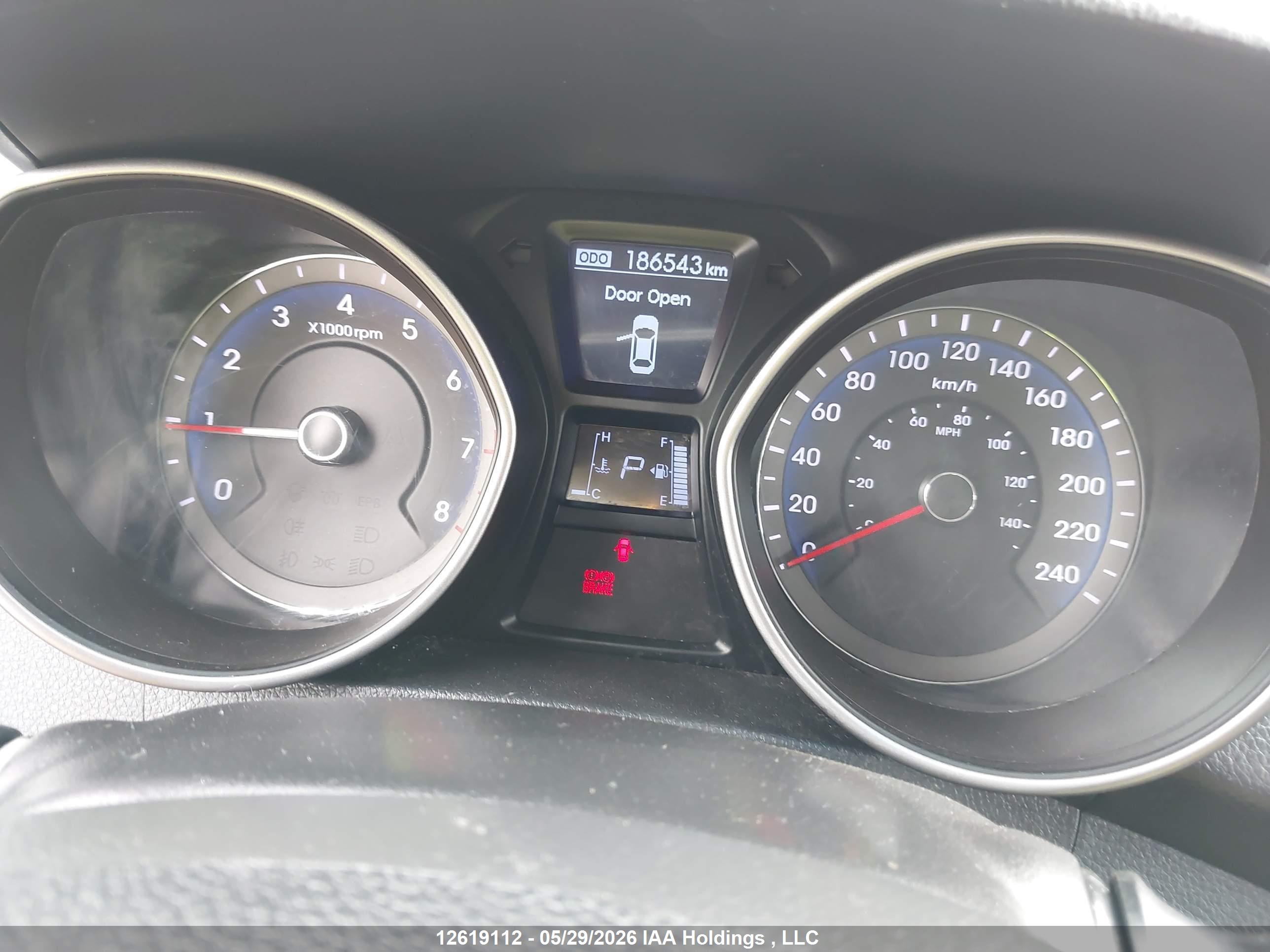 HYUNDAI ELANTRA image 7