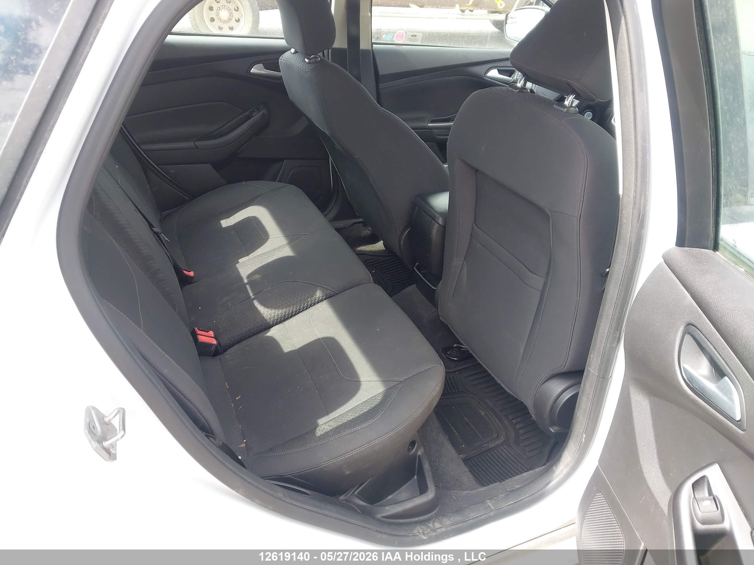 FORD FOCUS image 8